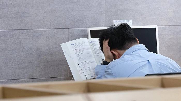 Hiện tượng lạ ở nền kinh tế lớn thứ 4 châu Á: Sinh viên không dám tốt nghiệp vì sợ... thất nghiệp- Ảnh 1.