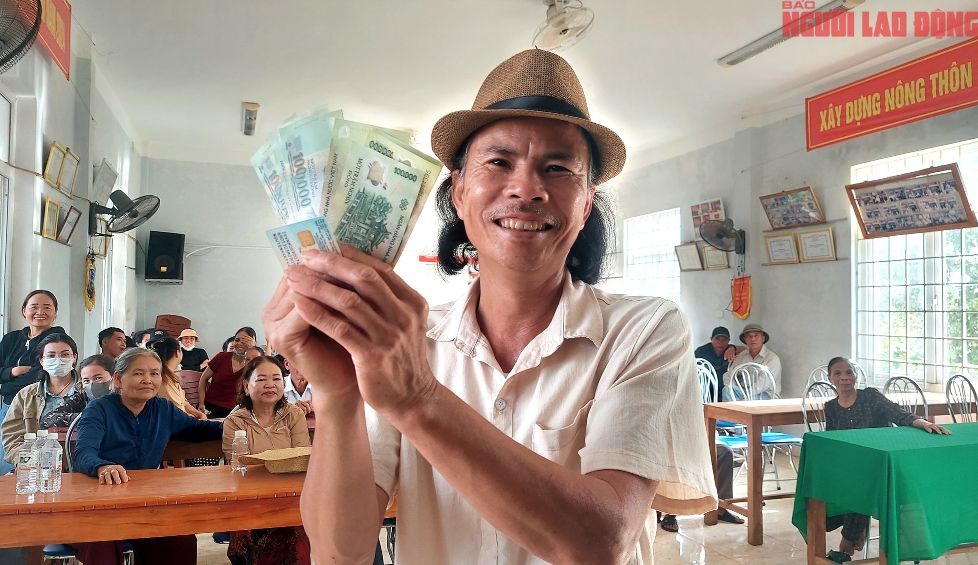 Người dân Quảng Trị vui mừng nhận quà Quốc khánh 2-9 - Ảnh 5.