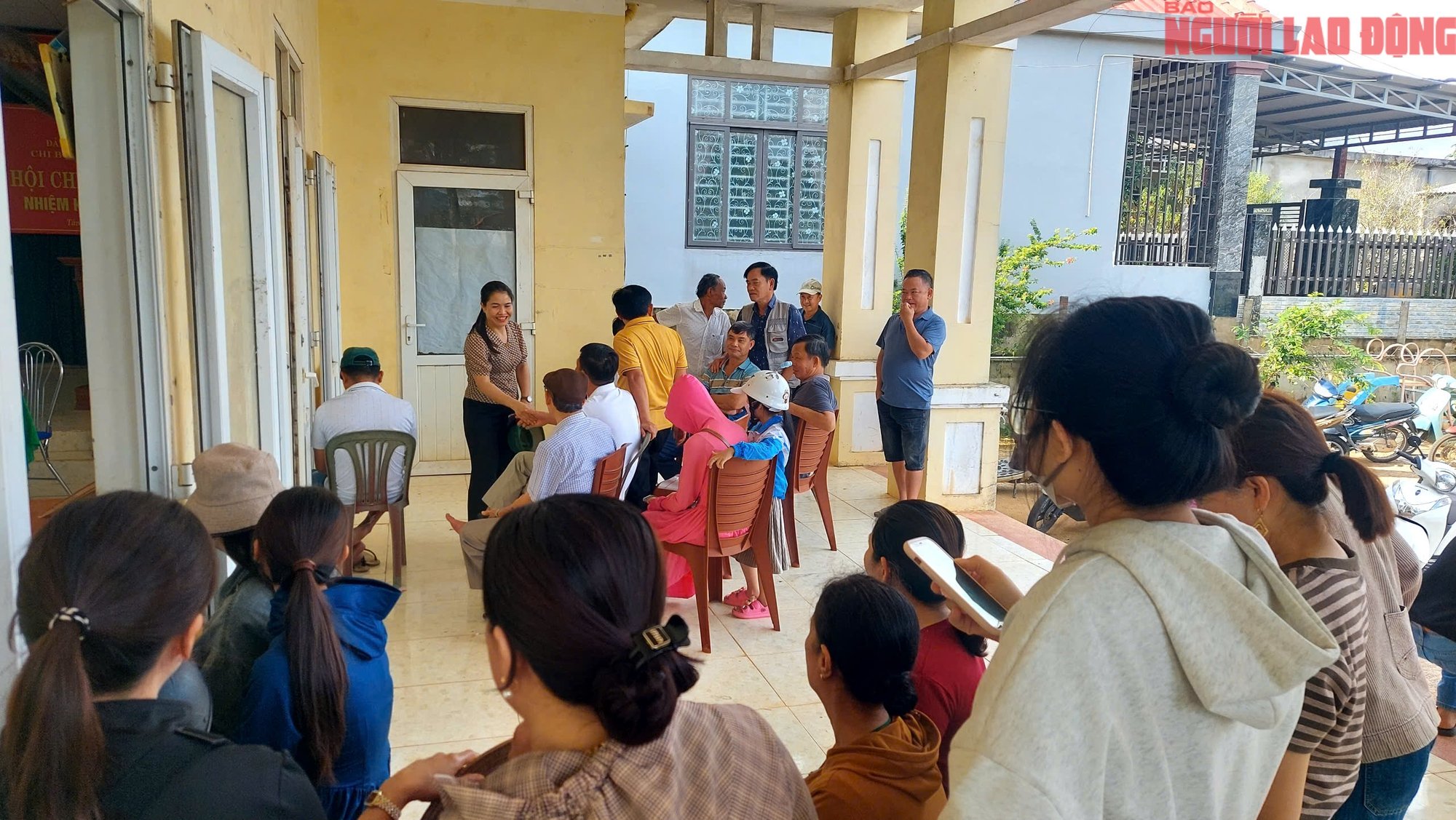 Người dân Quảng Trị vui mừng nhận quà Quốc khánh 2-9 - Ảnh 7.