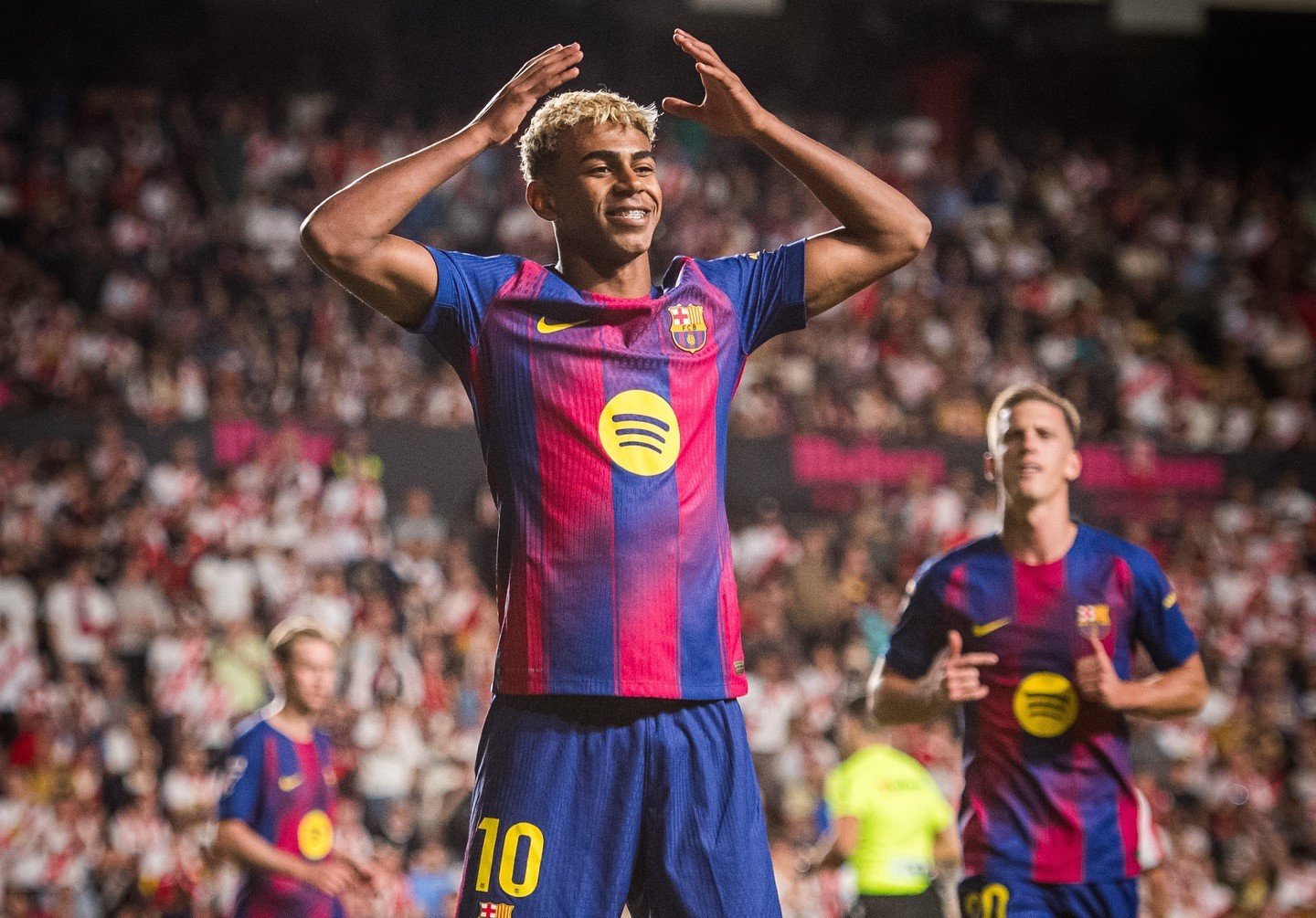 yamal barca.jpg