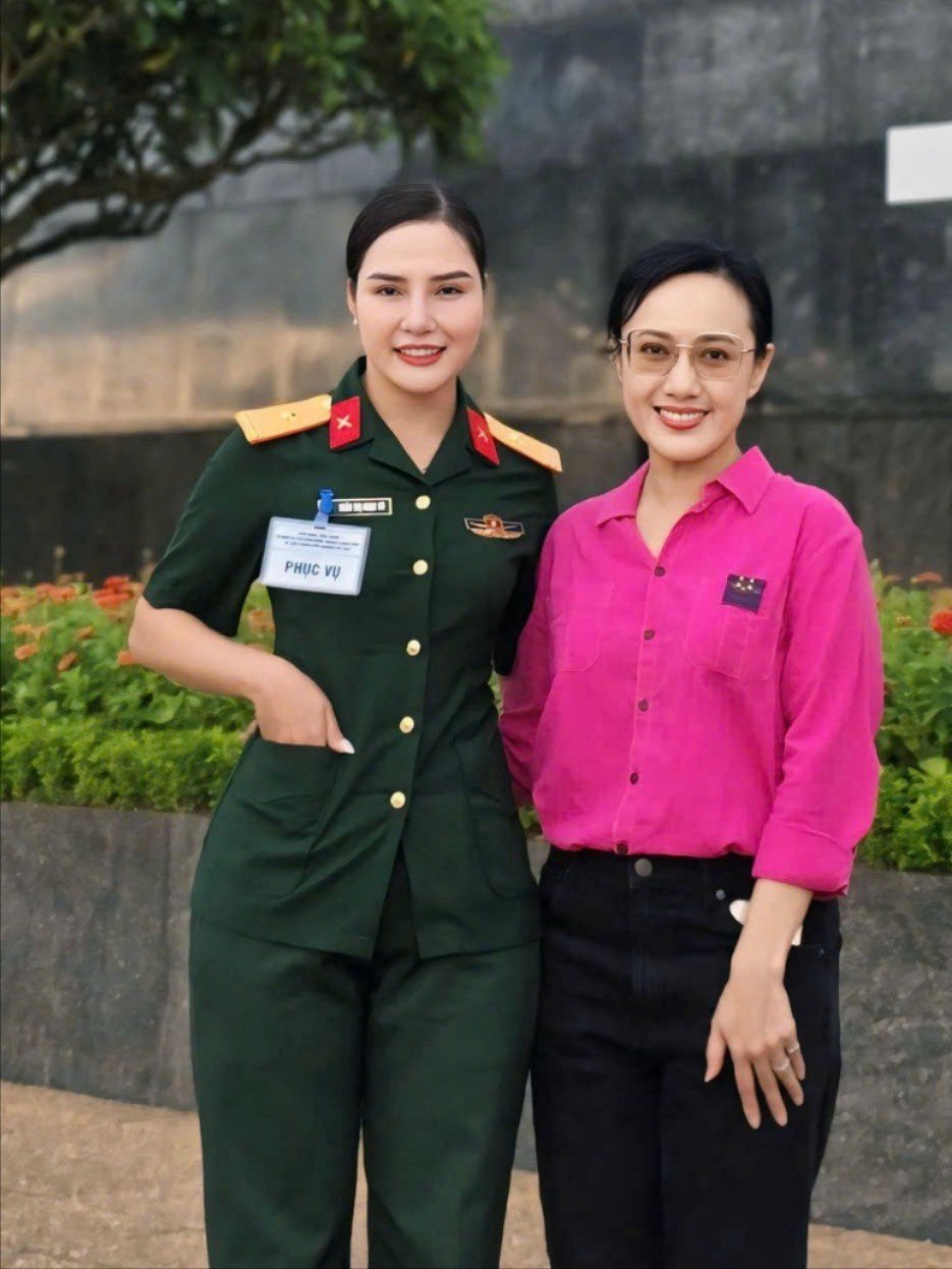 Nữ thiếu tá làm MC thuyết minh cả A50 và A80 là ai?- Ảnh 4.