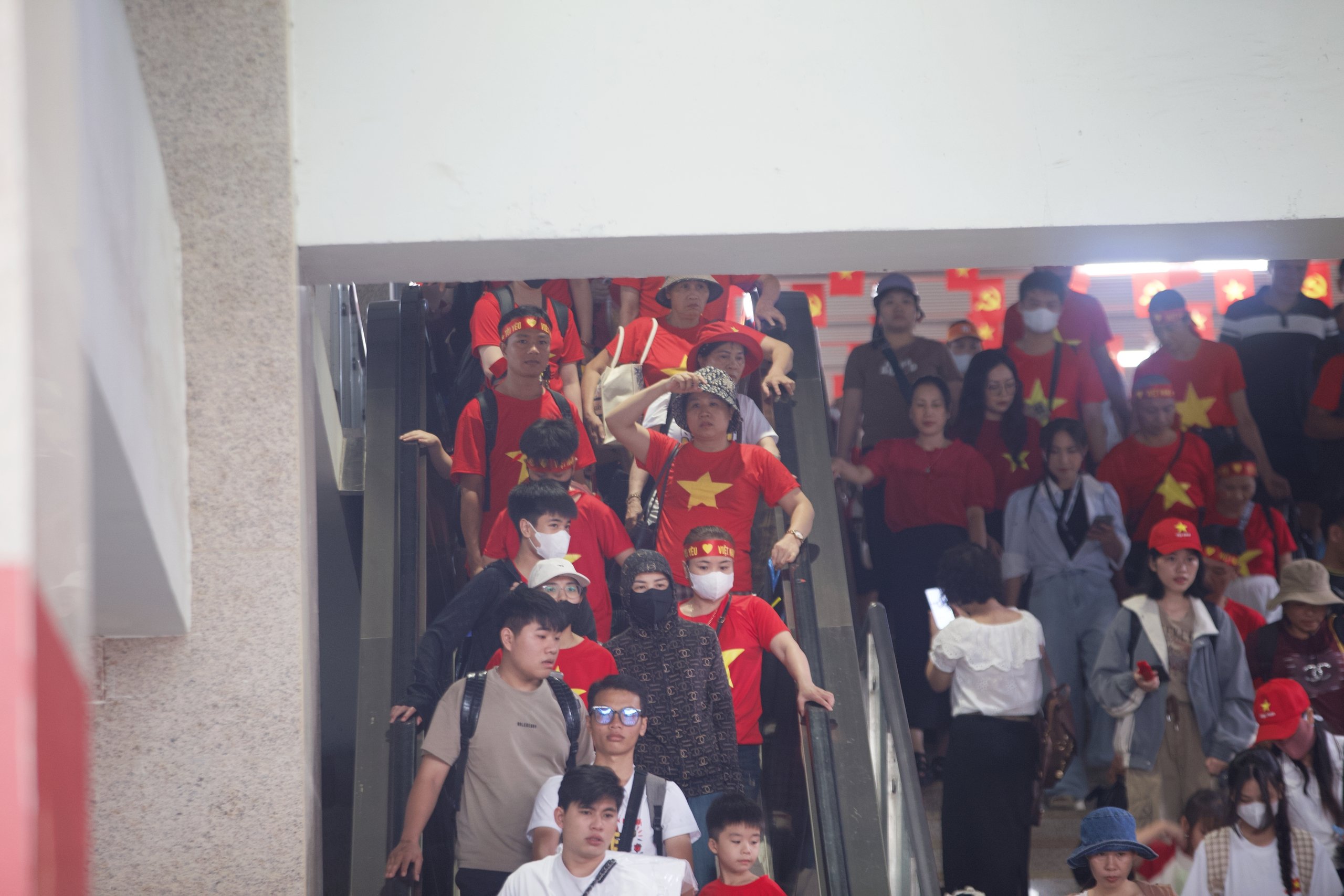 Miễn phí vé, ga tàu Cát Linh - Hà Đông chật kín khách đi xem diễu binh Quốc khánh 2-9- Ảnh 3.