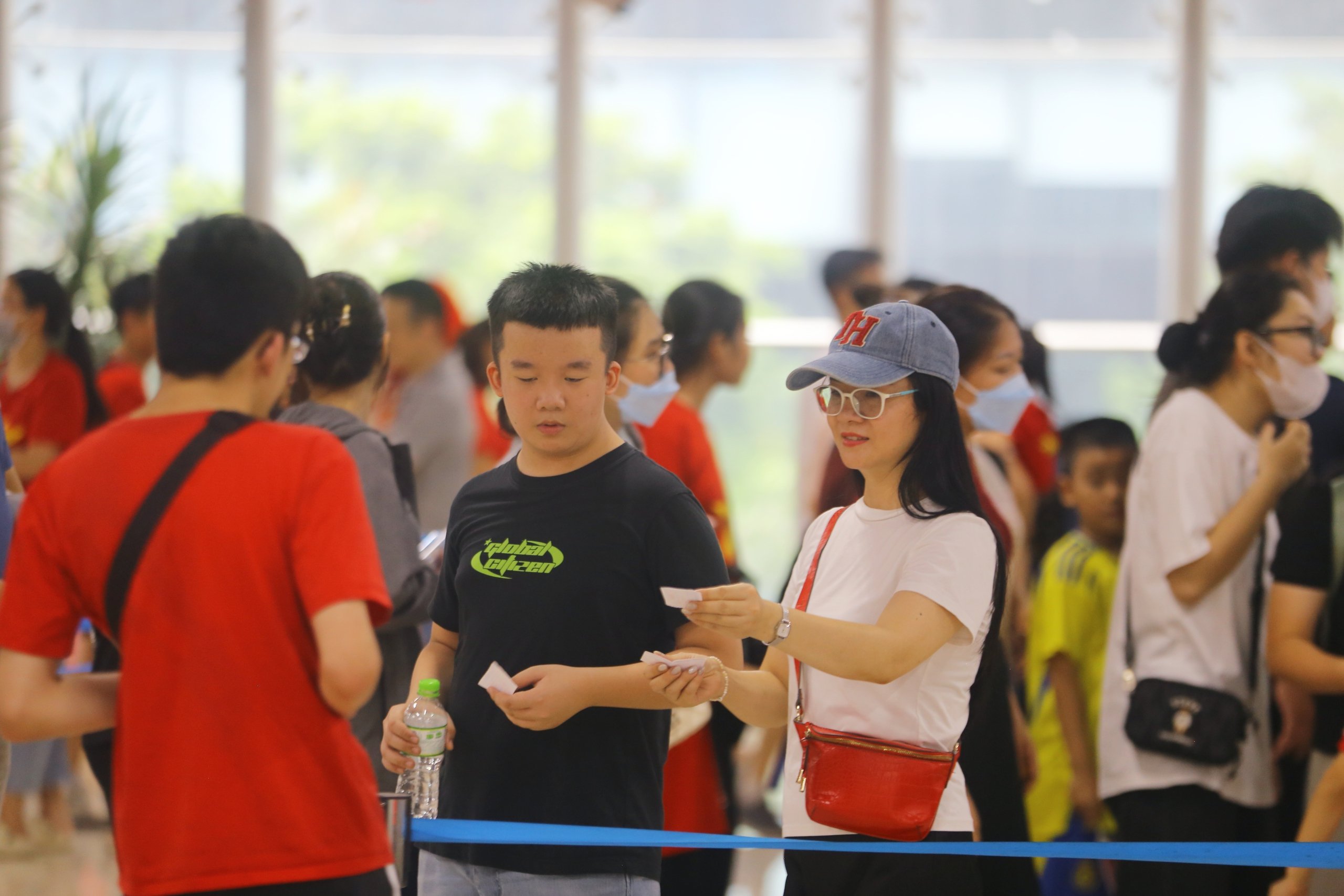 Miễn phí vé, ga tàu Cát Linh - Hà Đông chật kín khách đi xem diễu binh Quốc khánh 2-9- Ảnh 7.
