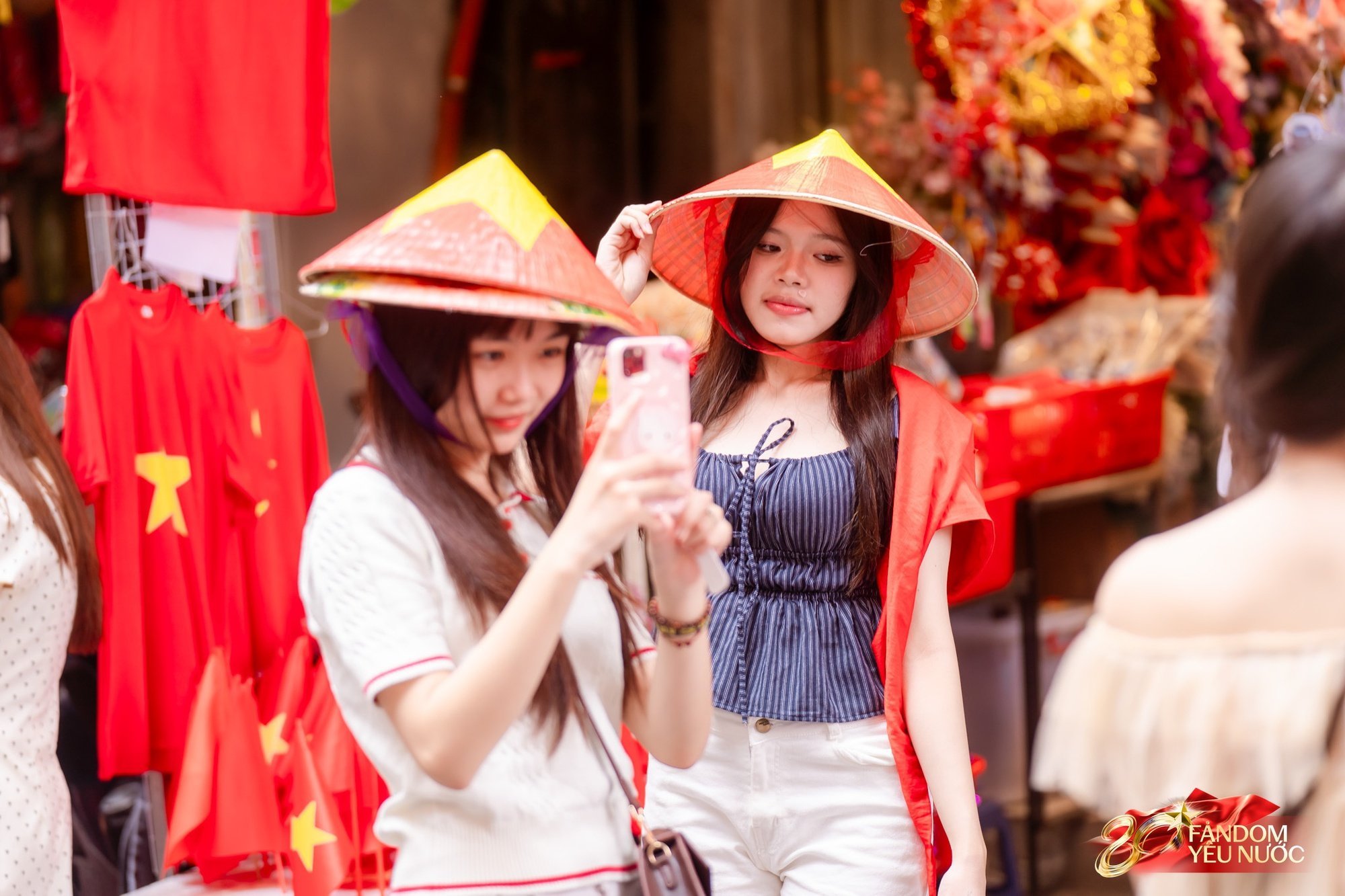 Hà Nội mưa như trút,
