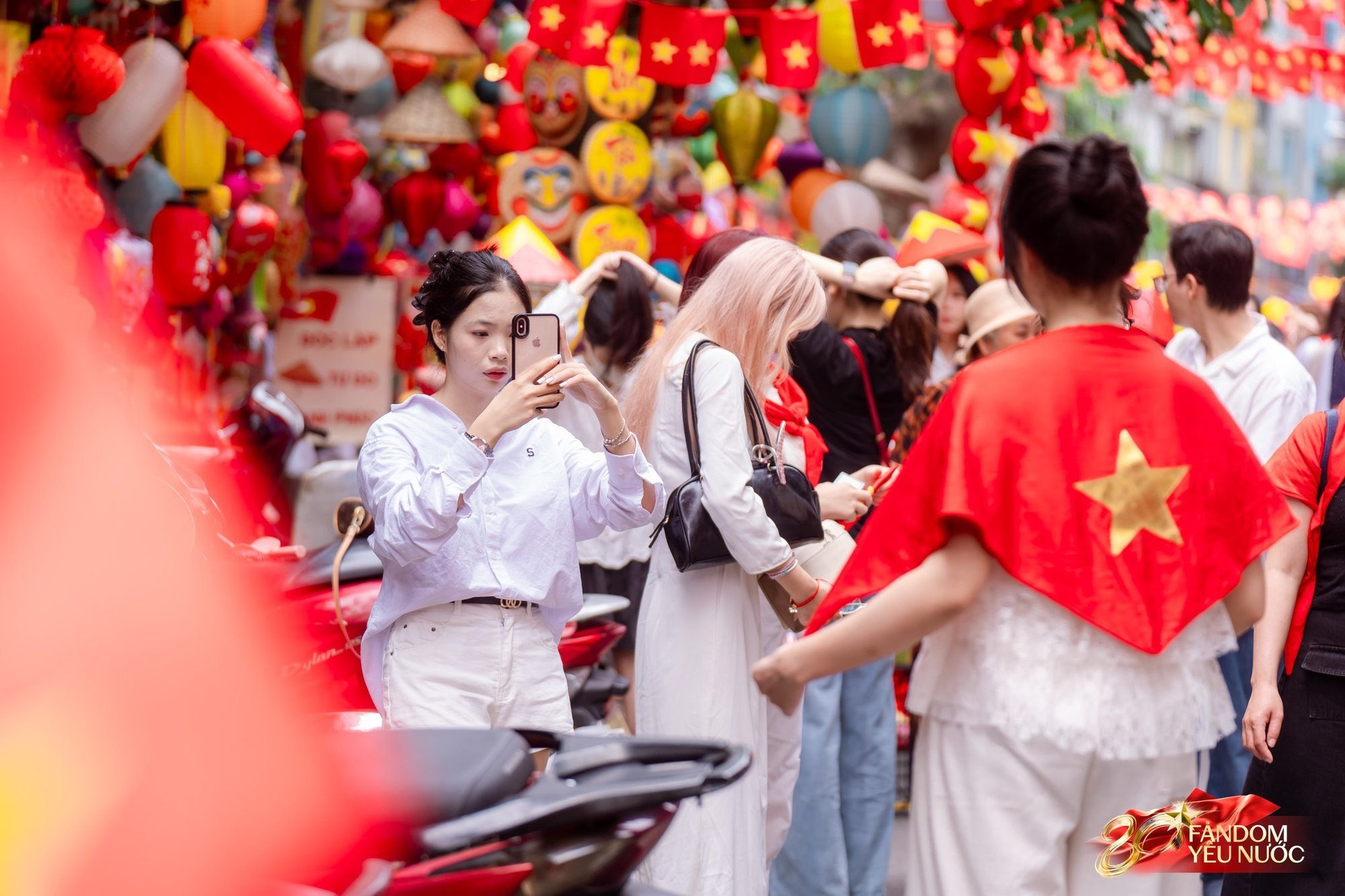 Hà Nội mưa như trút,