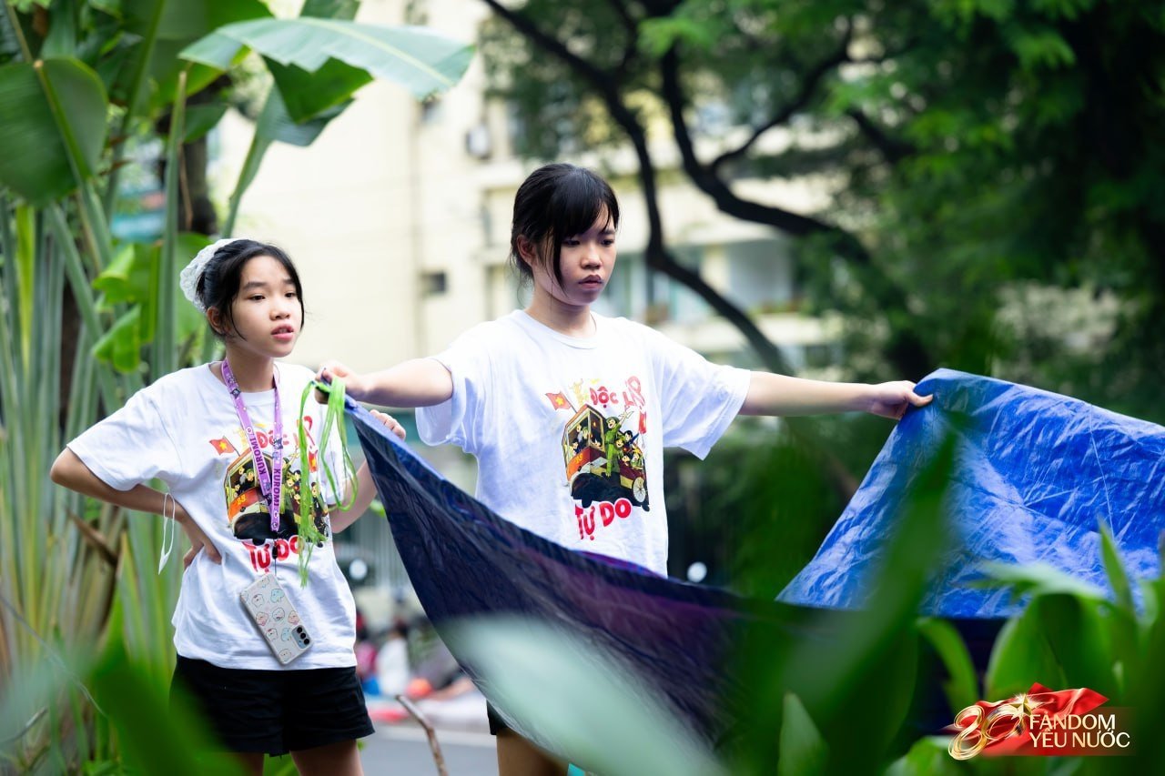 Hà Nội mưa như trút,