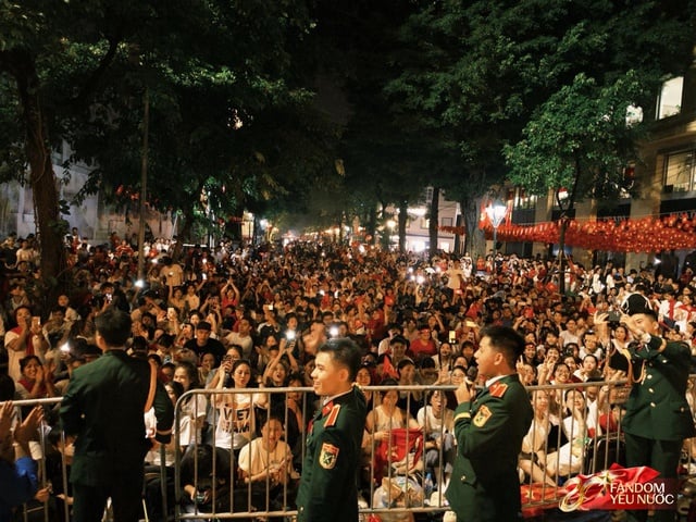 Hà Nội một đêm không ngủ: Khắp phố là concert