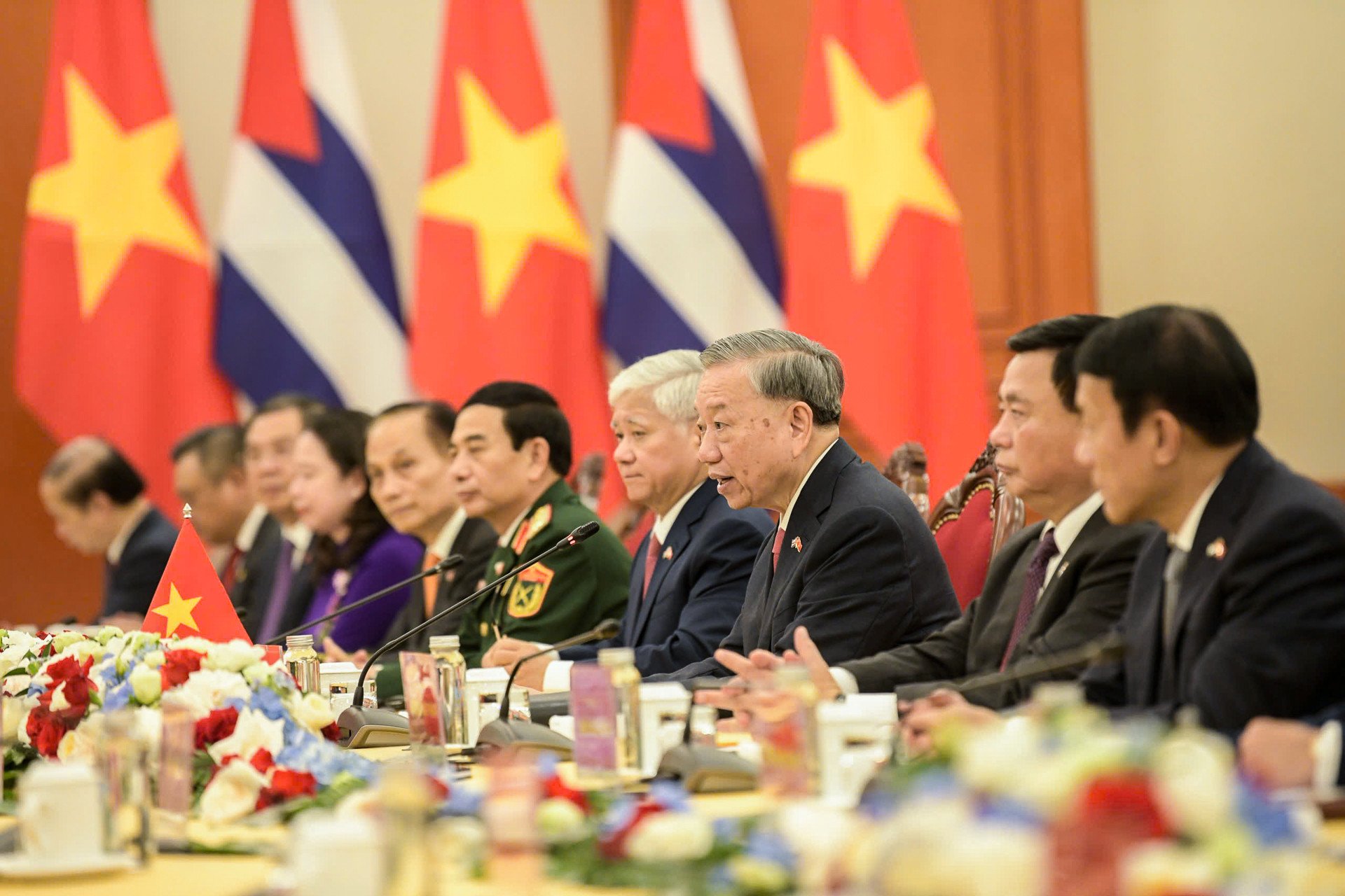 hội đàm 2.jpg