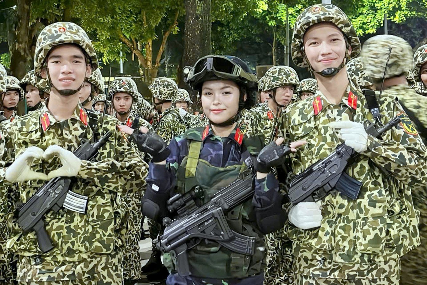 Bóng hồng gen Z tài sắc của Khối nữ chiến sĩ Biệt động- Ảnh 2.