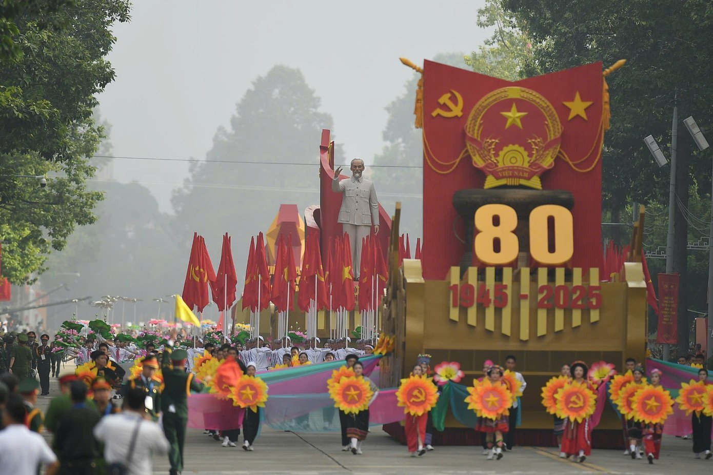 02-1756773858-le-ky-niem-dieu-binh-dieu-hanh-80-nam-cach-mang-thang-tam-va-quoc-khanh-29.jpg
