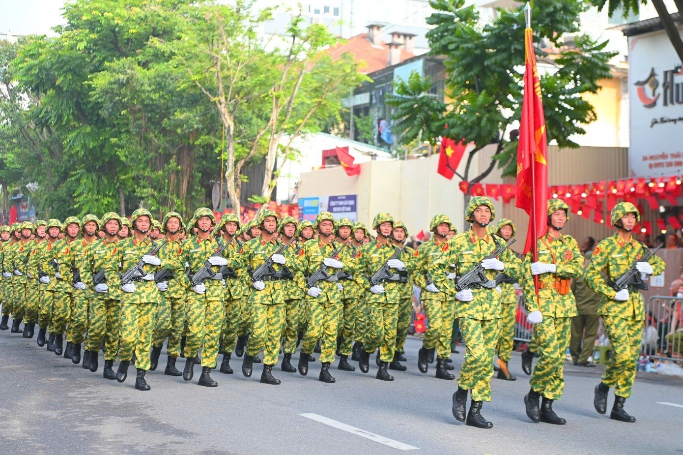 02-1756778252-le-ky-niem-dieu-binh-dieu-hanh-80-nam-cach-mang-thang-tam-va-quoc-khanh-29.jpg