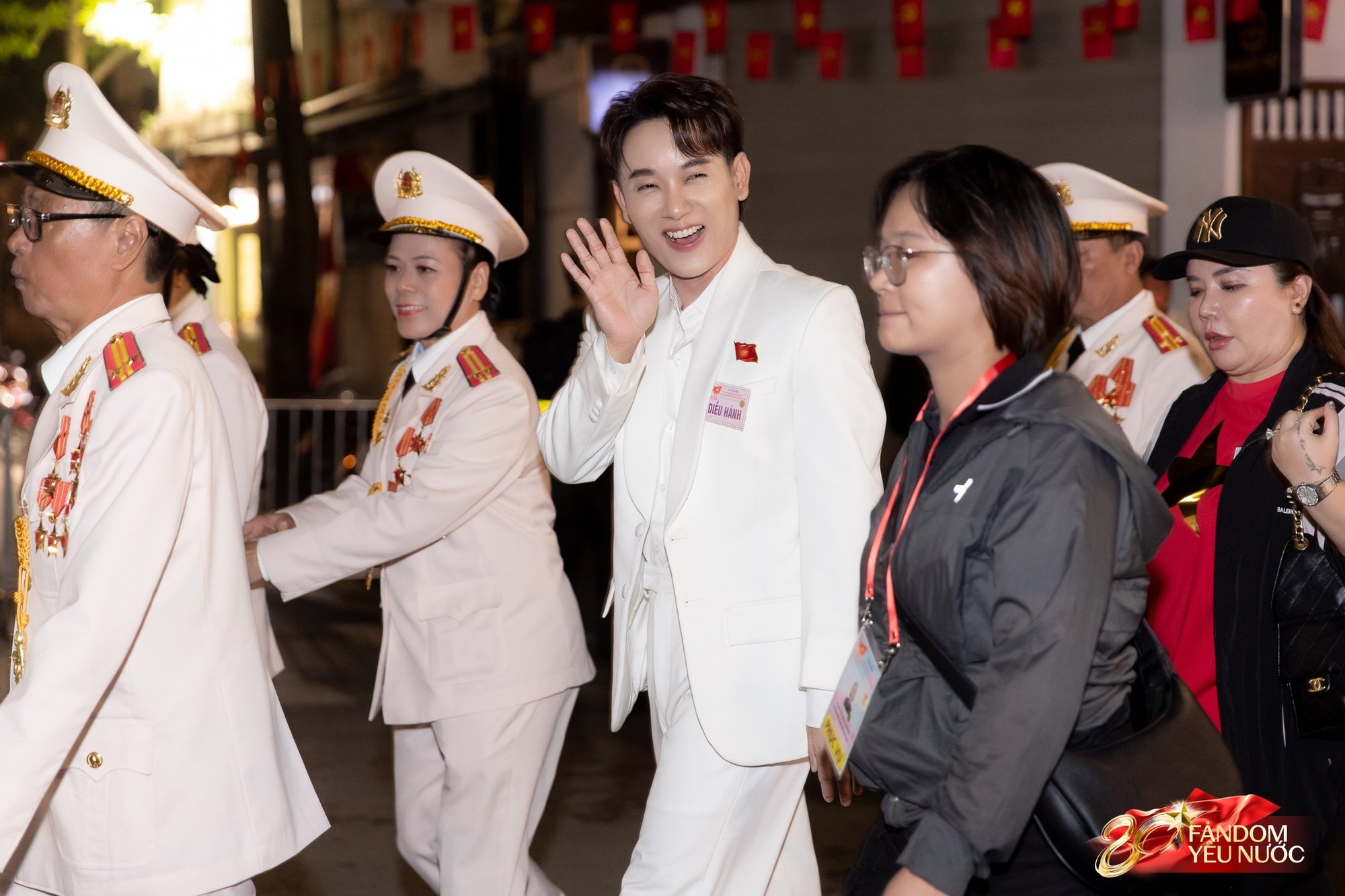 Khối nghệ sĩ tươi rói chuẩn bị diễu hành lễ 2/9: Mỹ Tâm, Lan Ngọc và dàn nghệ sĩ sẵn sàng!- Ảnh 15.