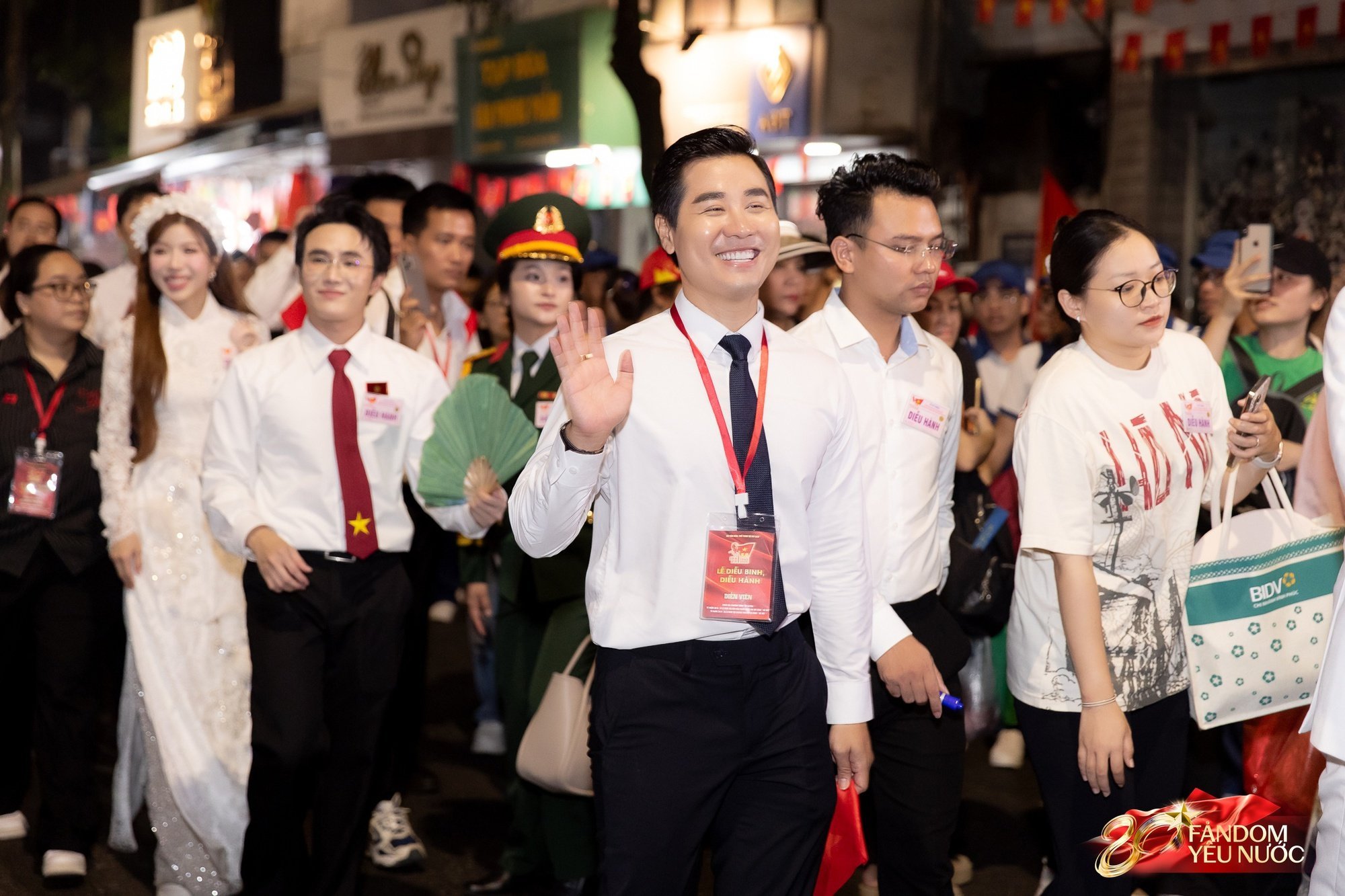 Khối nghệ sĩ tươi rói chuẩn bị diễu hành lễ 2/9: Mỹ Tâm, Lan Ngọc và dàn nghệ sĩ sẵn sàng!- Ảnh 23.