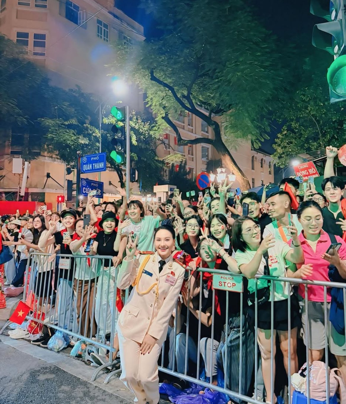 Khối nghệ sĩ tươi rói chuẩn bị diễu hành lễ 2/9: Mỹ Tâm, Lan Ngọc và dàn nghệ sĩ sẵn sàng!- Ảnh 25.