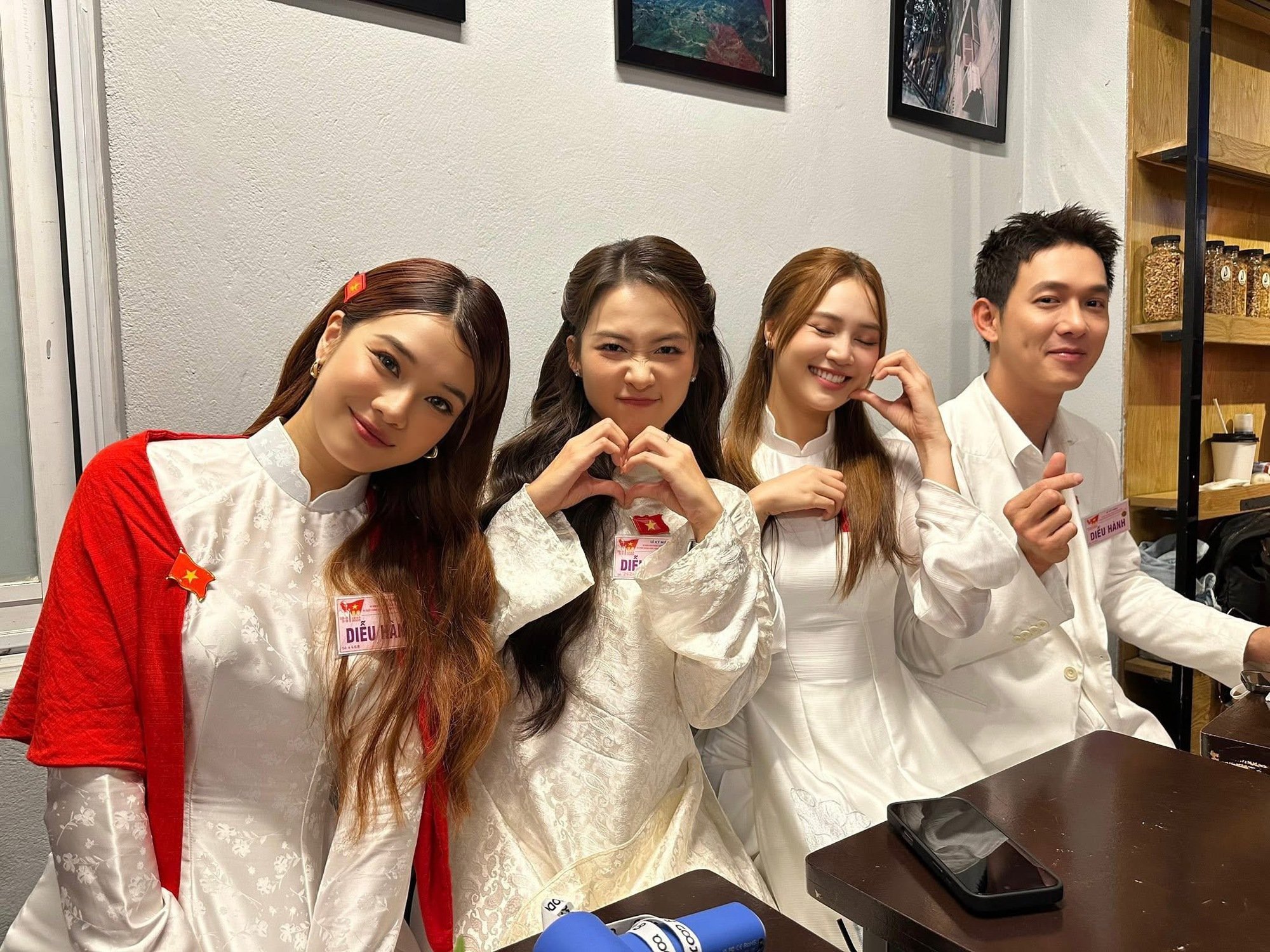 Khối nghệ sĩ tươi rói chuẩn bị diễu hành lễ 2/9: Mỹ Tâm, Lan Ngọc và dàn nghệ sĩ sẵn sàng!- Ảnh 26.