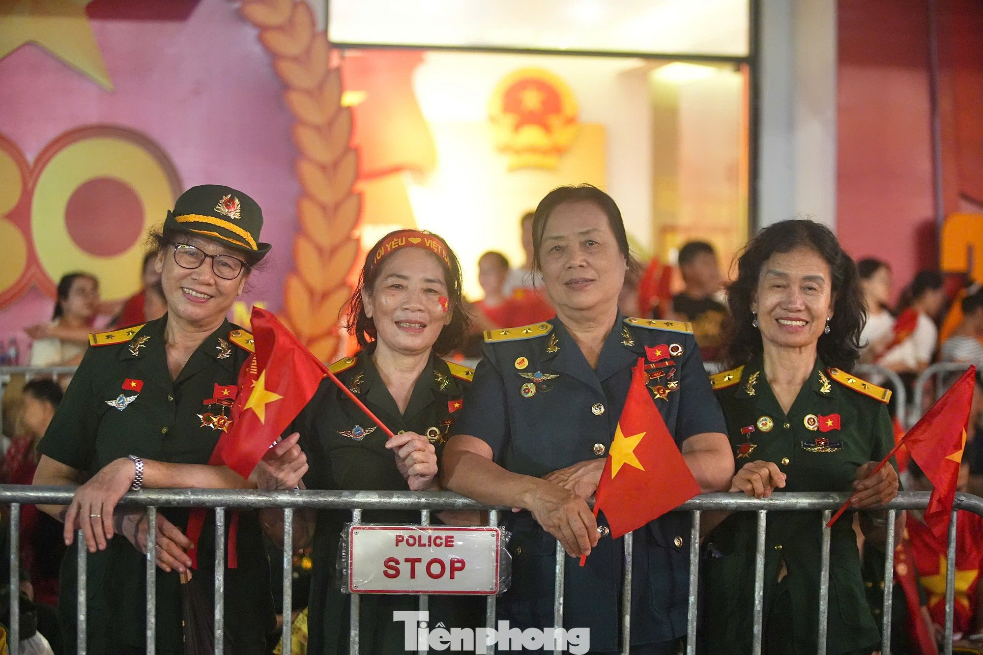 Toàn cảnh lễ diễu binh 2 / 9 Tại Hà Nội trong đêm không ngủ rực rỡ sắc cờ - Ảnh 24.