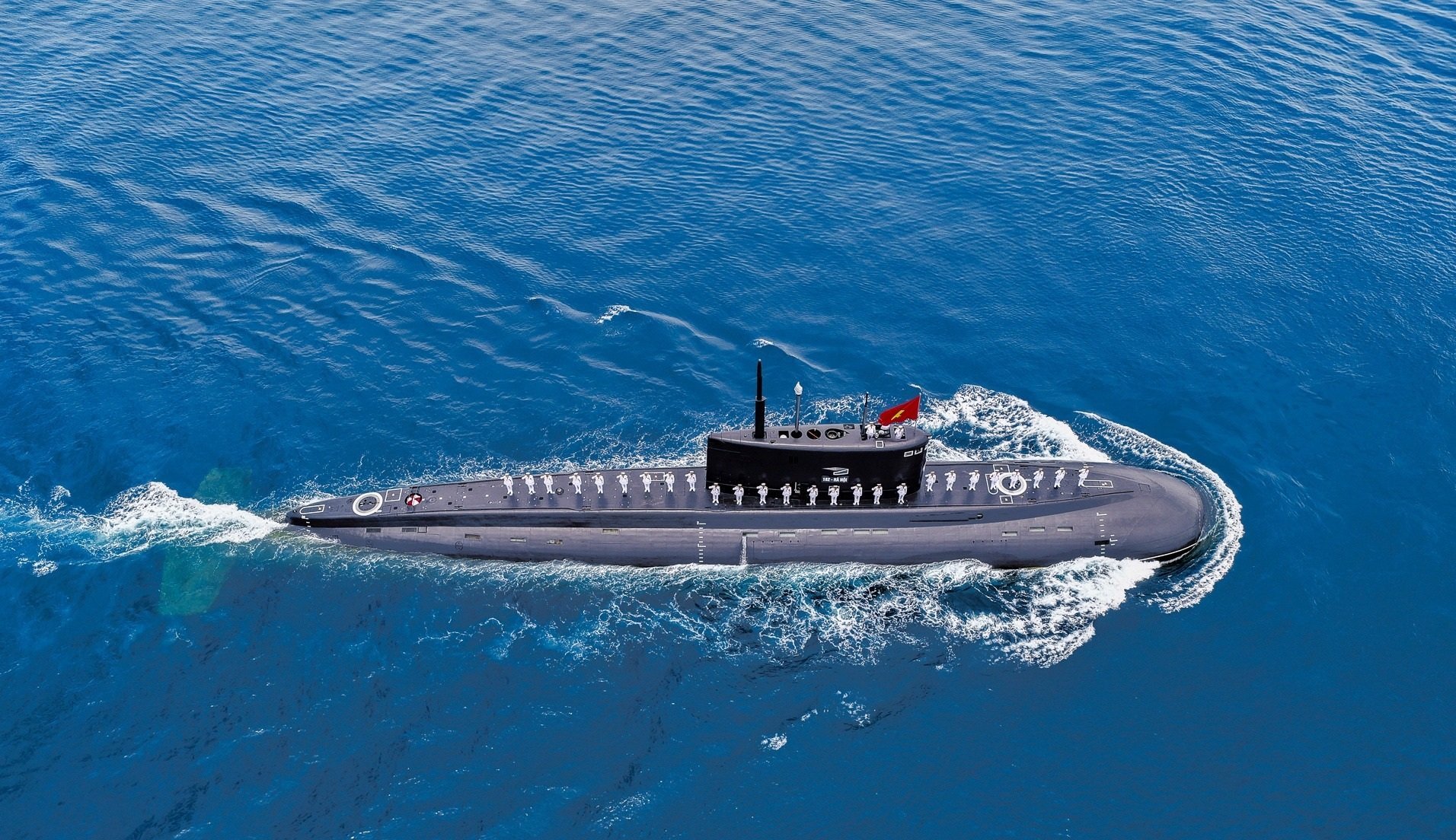 Khoảnh khắc diễu binh trên biển ‘chưa từng có trong lịch sử’ khiến hàng chục triệu người Việt Nam tự hào - Ảnh 5.