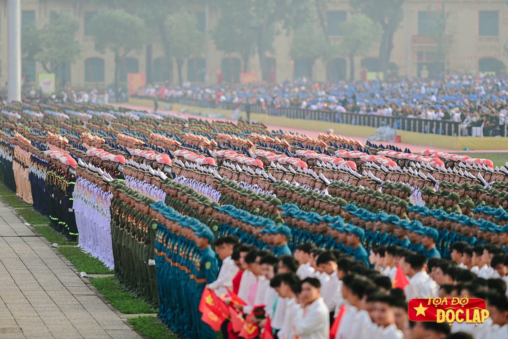 02-1756804684-khoanh-khac-in-sau-vao-long-dan-toc-cua-le-dieu-binh-mung-quoc-khanh.jpg