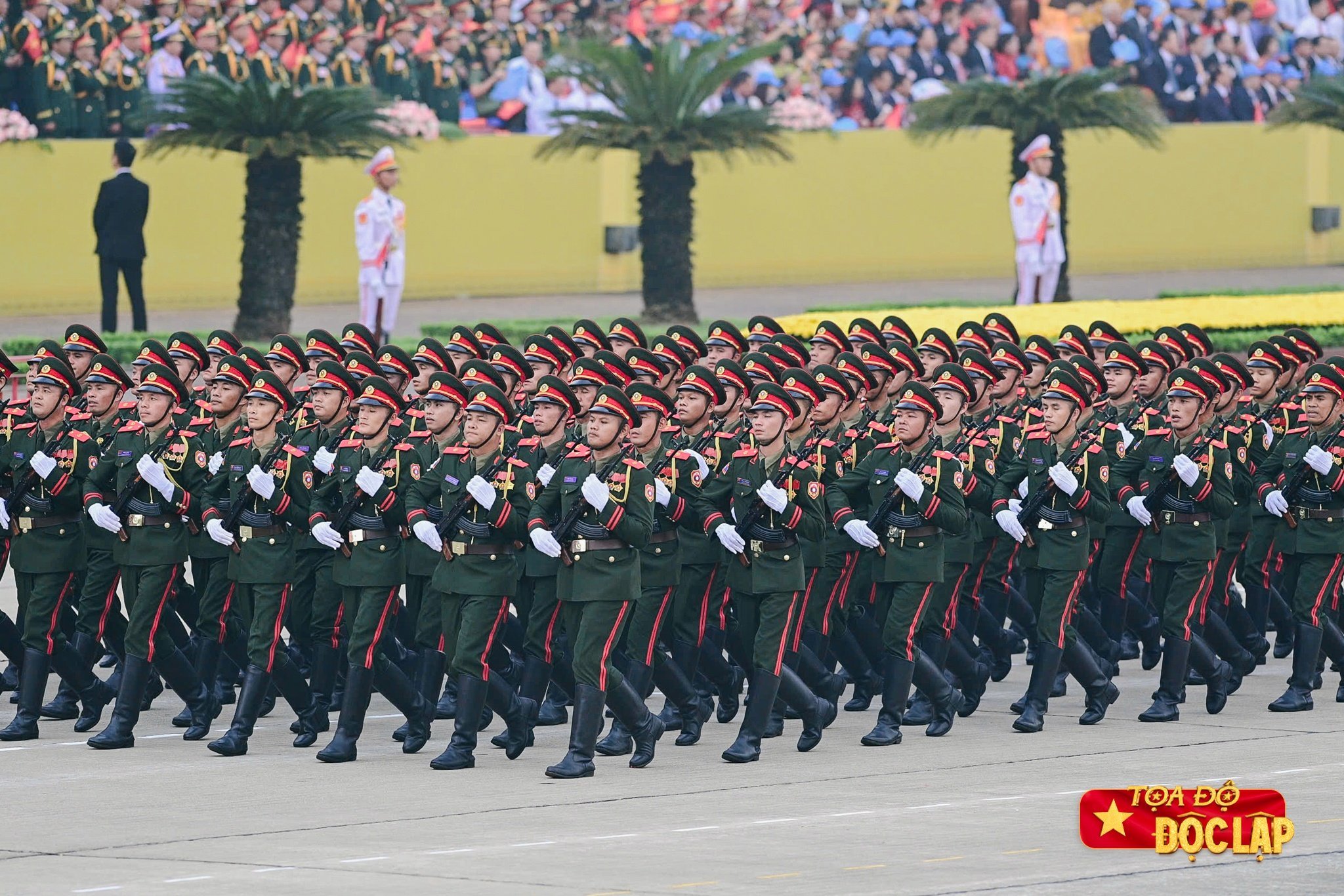 02-1756804685-khoanh-khac-in-sau-vao-long-dan-toc-cua-le-dieu-binh-mung-quoc-khanh.jpg
