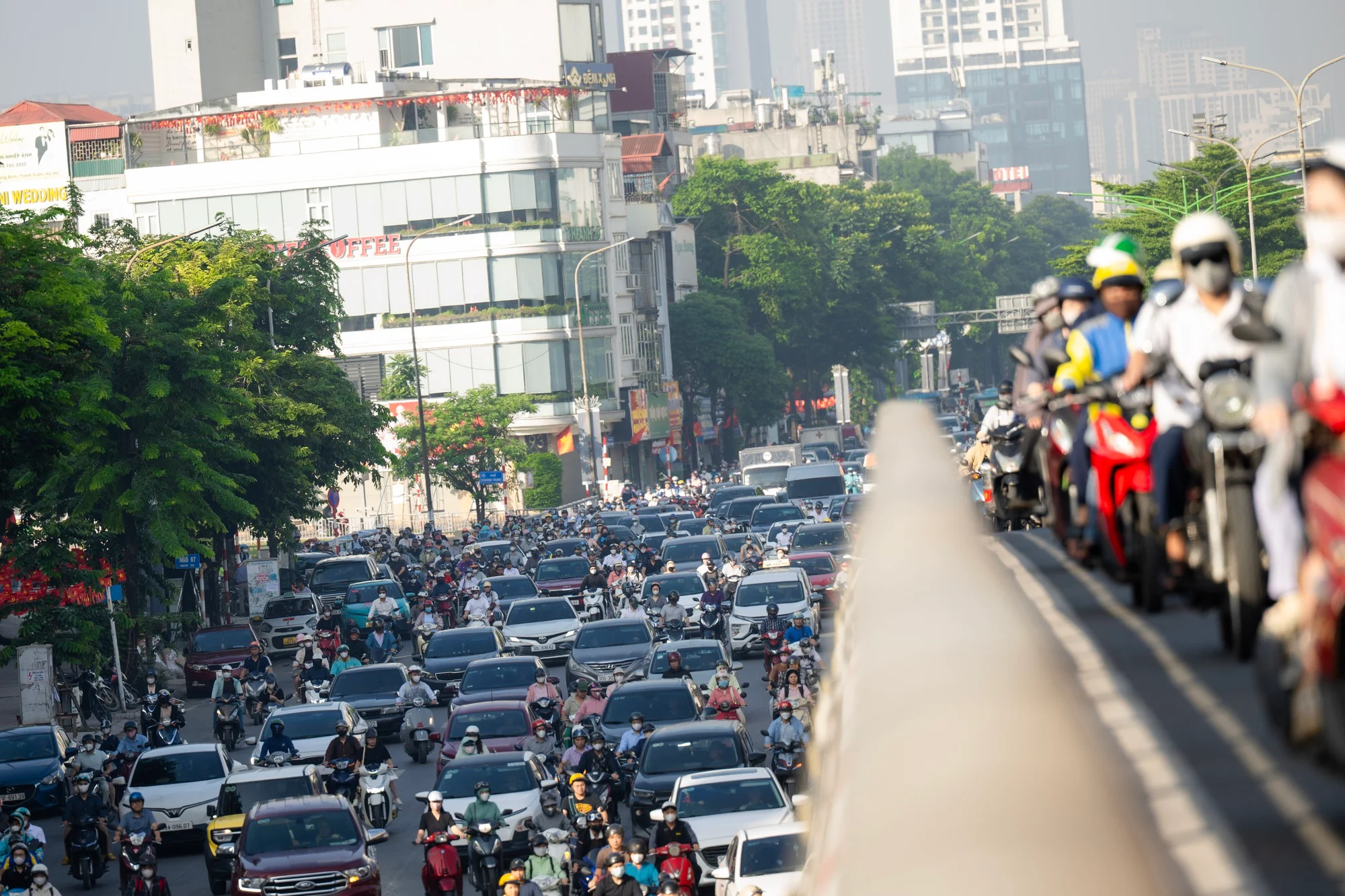 Mệt mỏi, chùn chân giữa biển ùn tắc ngày đầu đi làm trở lại sau kỳ nghỉ lễ 2/9- Ảnh 11.
