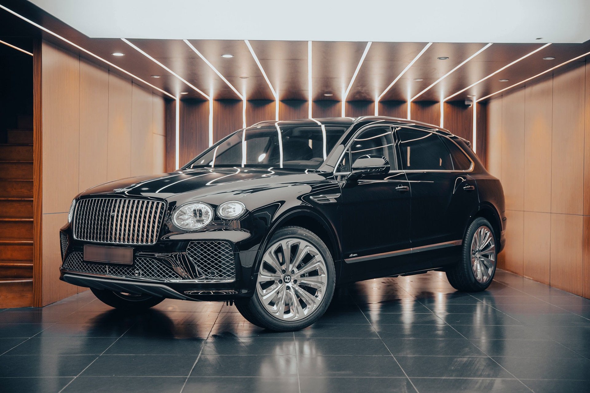 bentayga azure 2.jpg