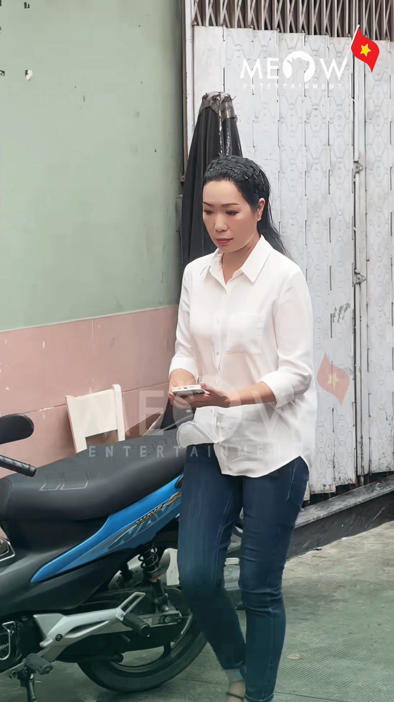 Đám tang diễn viên Ngọc Trinh: NS Công Ninh khóc nghẹn, Quách Ngọc Tuyên ngồi thất thần, Nam Thư cùng dàn sao đến viếng- Ảnh 7.