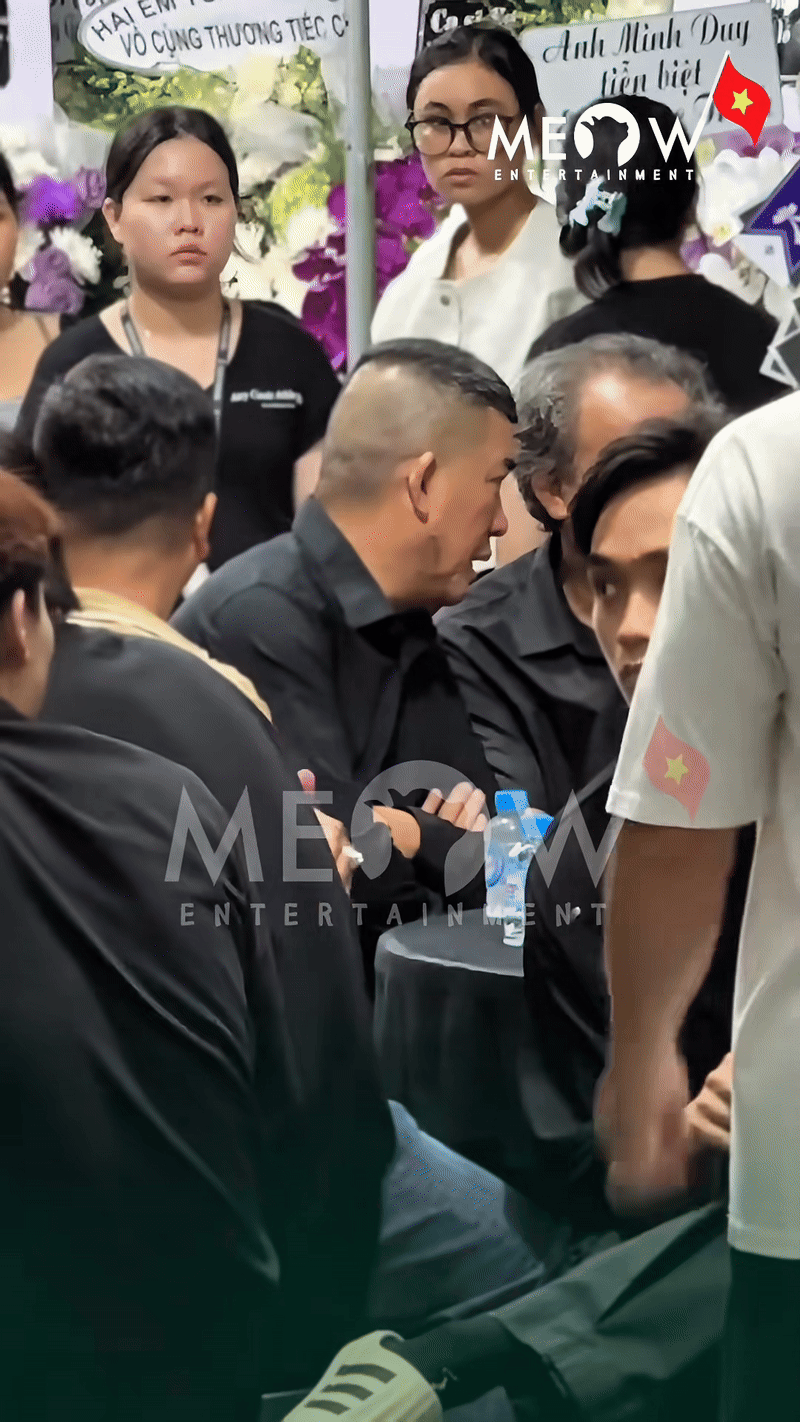 Đám tang diễn viên Ngọc Trinh: NS Công Ninh khóc nghẹn, Quách Ngọc Tuyên ngồi thất thần, Nam Thư cùng dàn sao đến viếng- Ảnh 8.