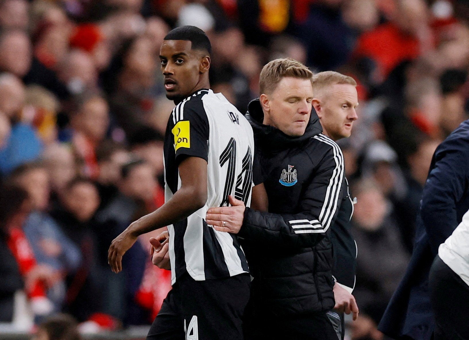 03-1756891654-isak-am-uc-roi-newcastle-vi-loi-hua-cua-mot-quy-ba.jpg