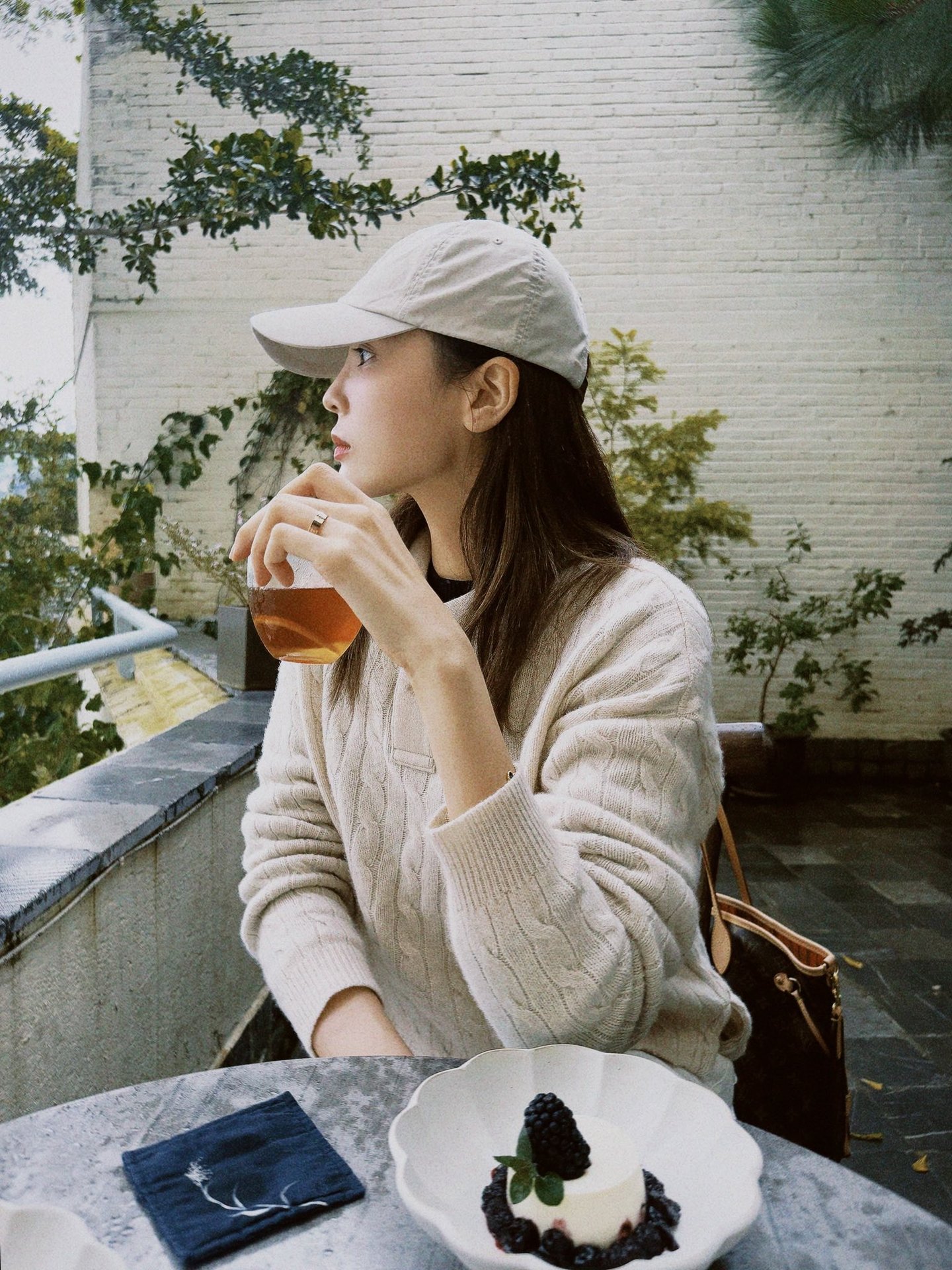 Tóm dính Hoa hậu Kỳ Duyên và Thiên Ân đi du lịch chung ở Đà Lạt?- Ảnh 2.