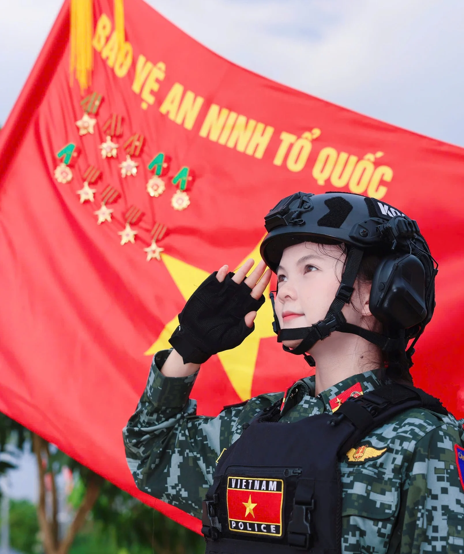 Từ nữ sinh nghèo vượt khó đến vinh dự góp mặt trong đội hình A80 - 5
