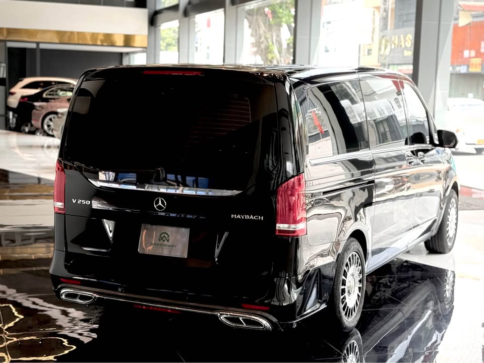 Mercedes-Benz V 250 cũ rao bán gần 2 tỷ đồng: Độ nội thất hết 950 triệu, người bán chia sẻ 'nội thất chưa chắc S-Class sánh kịp' - Ảnh 5.