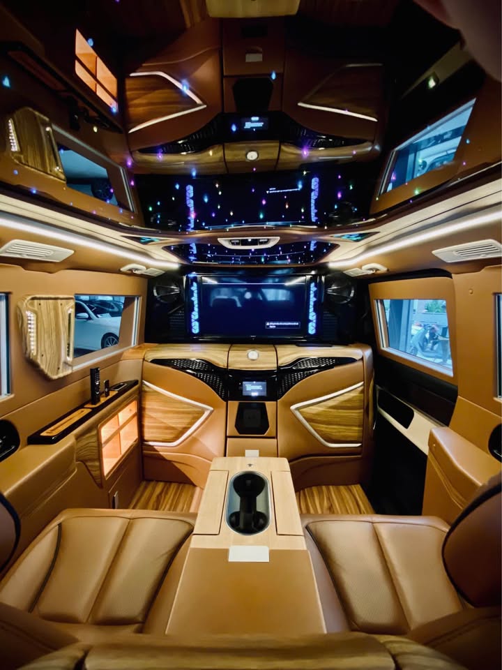 Mercedes-Benz V 250 cũ rao bán gần 2 tỷ đồng: Độ nội thất hết 950 triệu, người bán chia sẻ 'nội thất chưa chắc S-Class sánh kịp' - Ảnh 7.