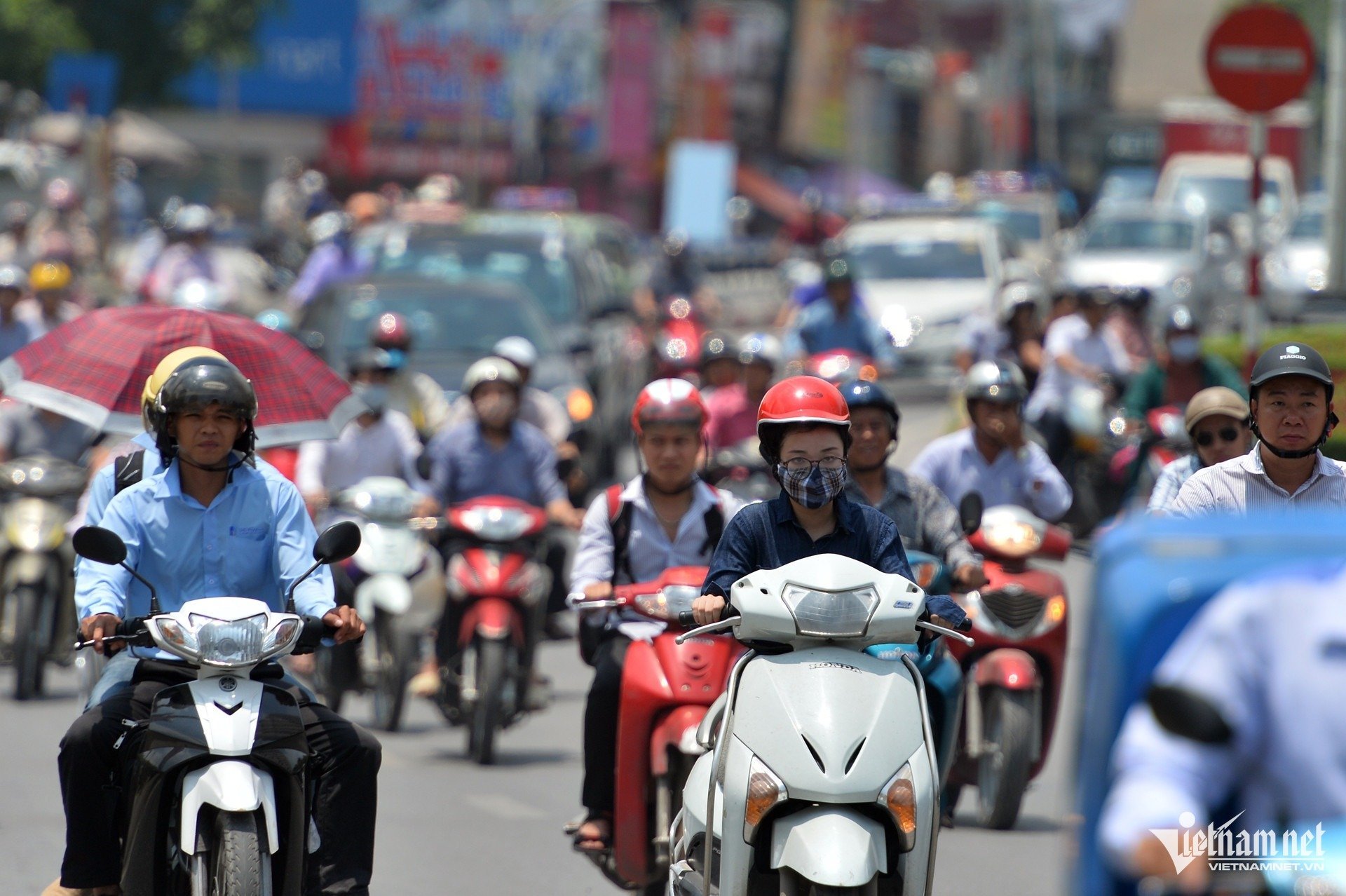 06-1757119470-xe-cuu-thuong-di-200-km-thu-21-trieu-dong-buoc-thoi-viec-hai-nguoi.jpg