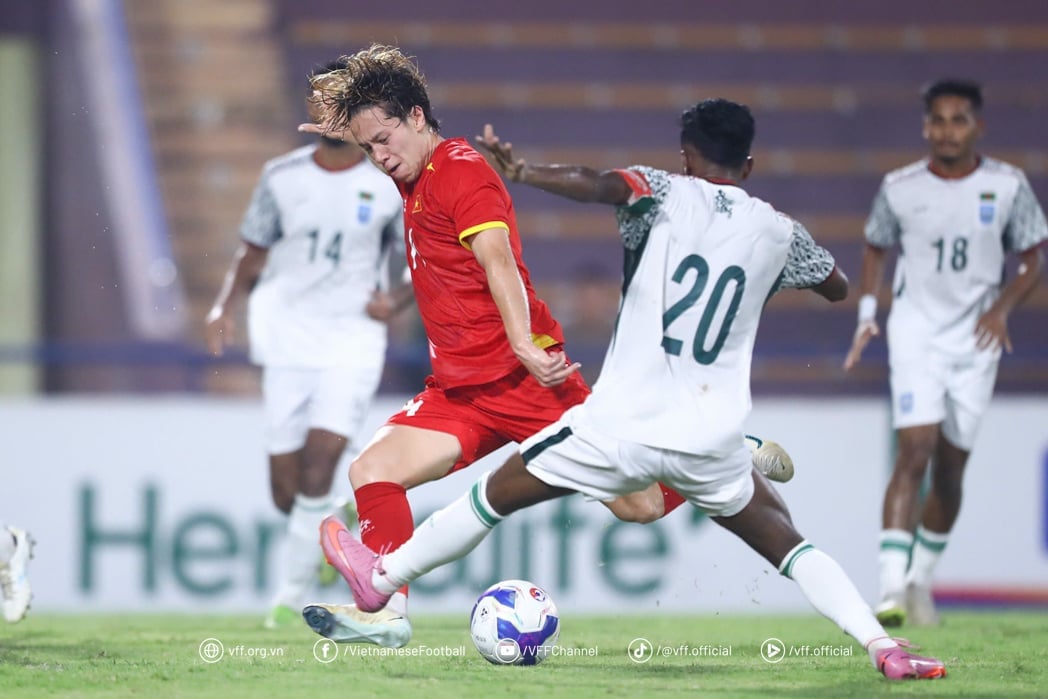 Đội hình U23 Việt Nam vs U23 Singapore: HLV Kim Sang-sik trao “ấn kiếm” cho chân sút Việt kiều Nga? - Ảnh 1.