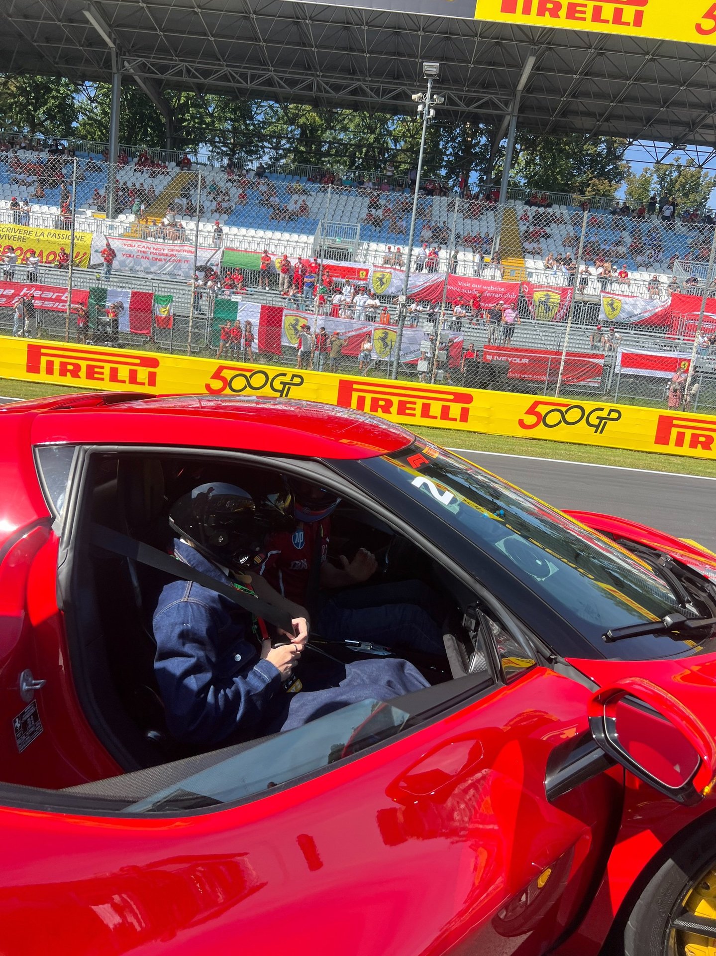 Quang Hùng MasterD tại F1 Grand Prix x Ferrari ở Ý: Visual