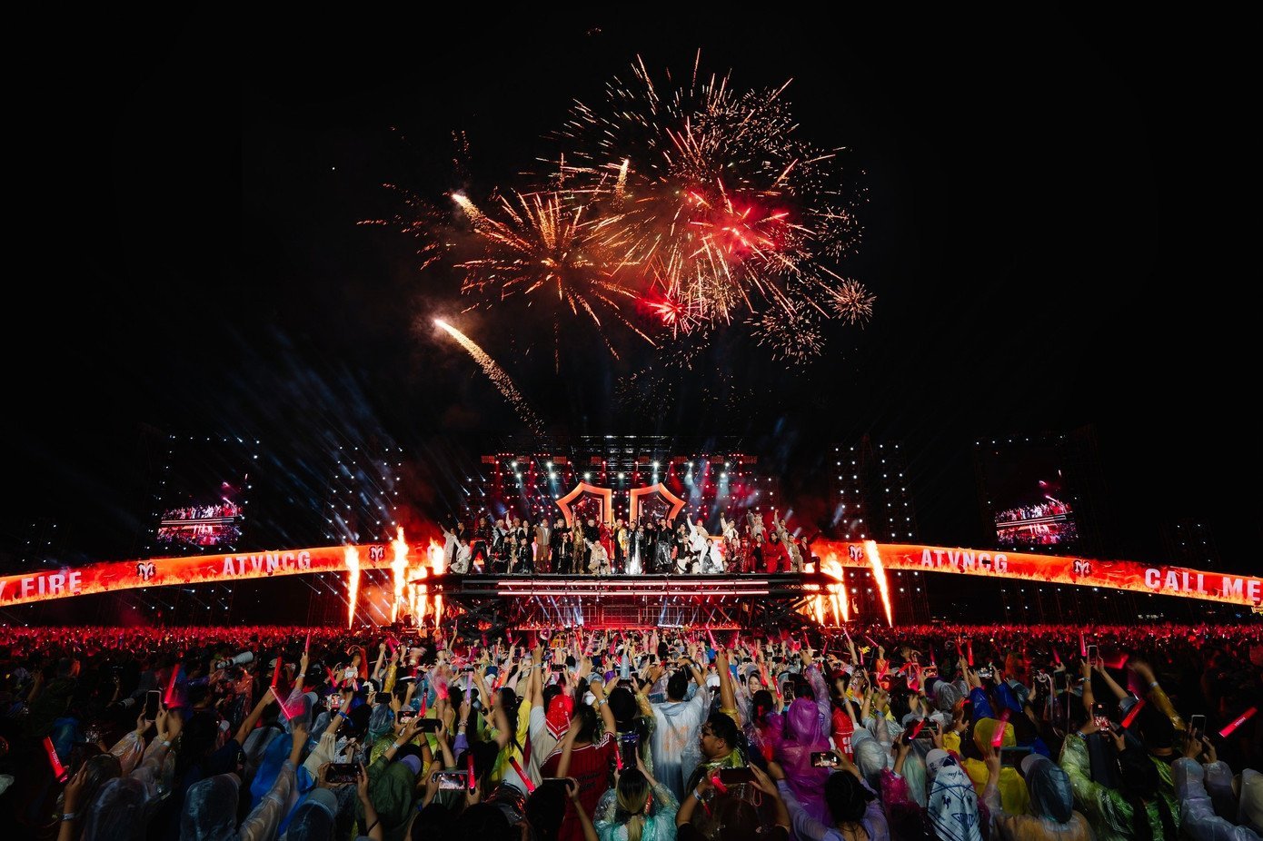 Chuỗi concert Anh Trai Vượt Ngàn Chông Gai khép lại trong nước mắt- Ảnh 1.