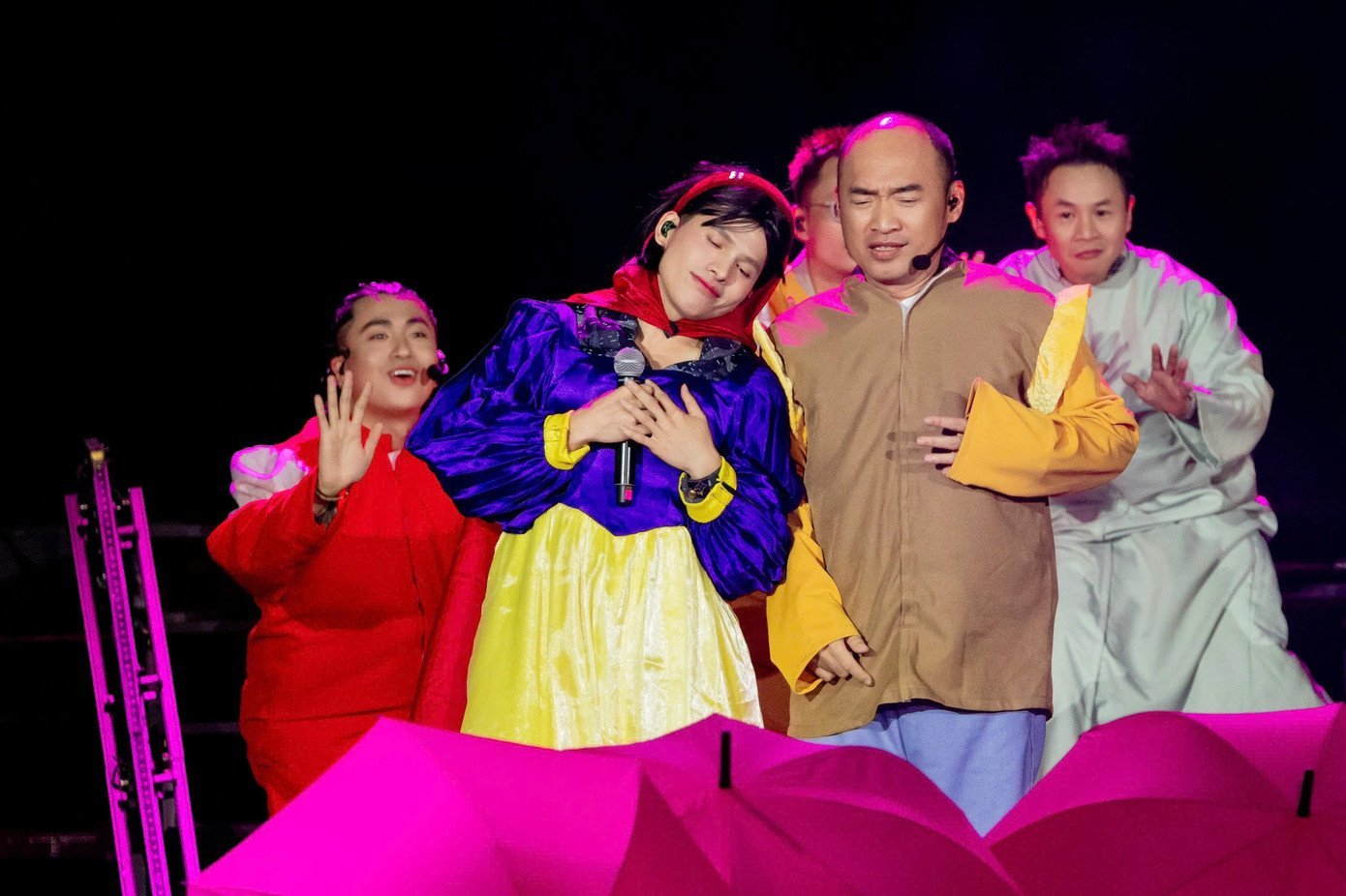 Chuỗi concert Anh Trai Vượt Ngàn Chông Gai khép lại trong nước mắt- Ảnh 19.