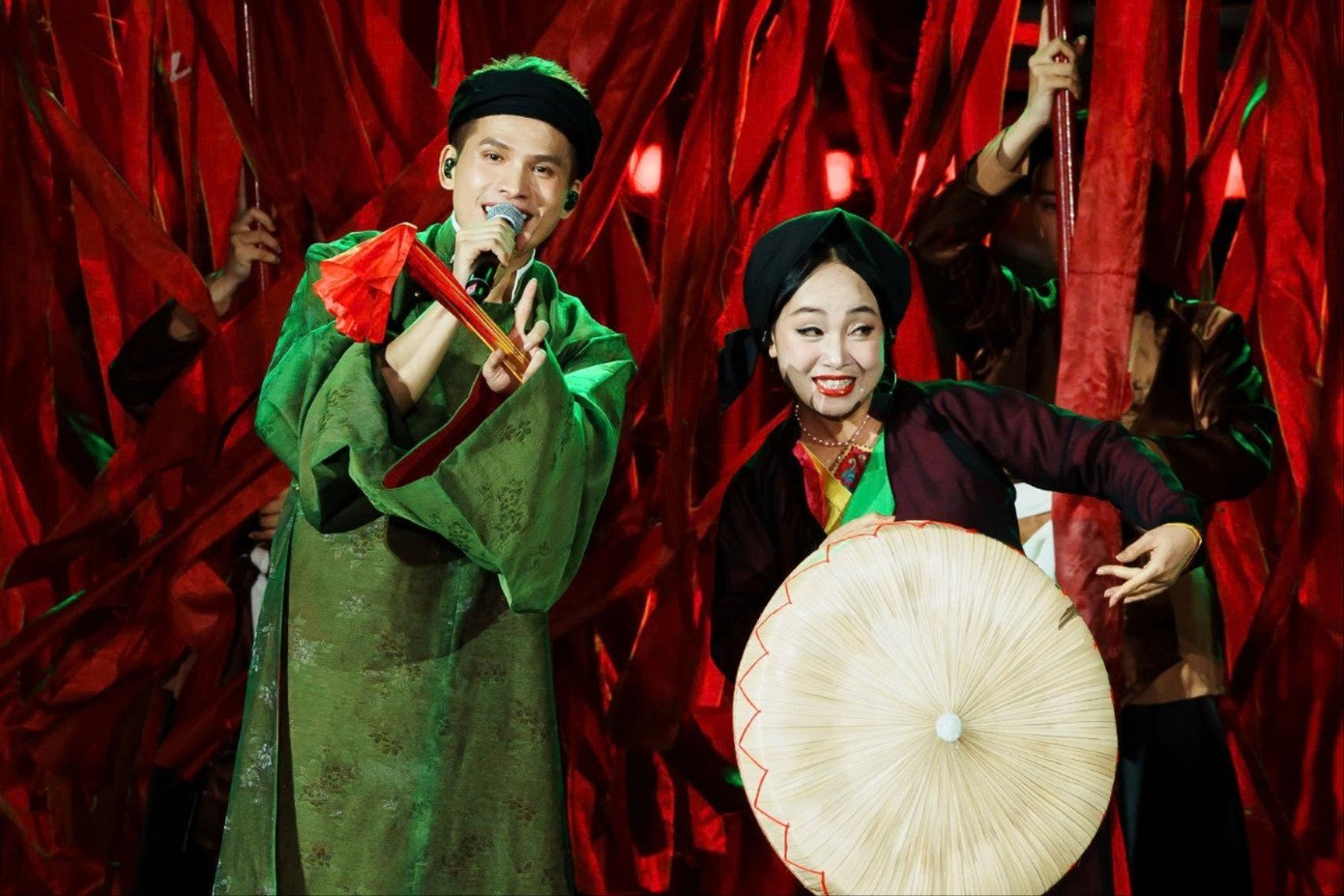 Chuỗi concert Anh Trai Vượt Ngàn Chông Gai khép lại trong nước mắt- Ảnh 25.