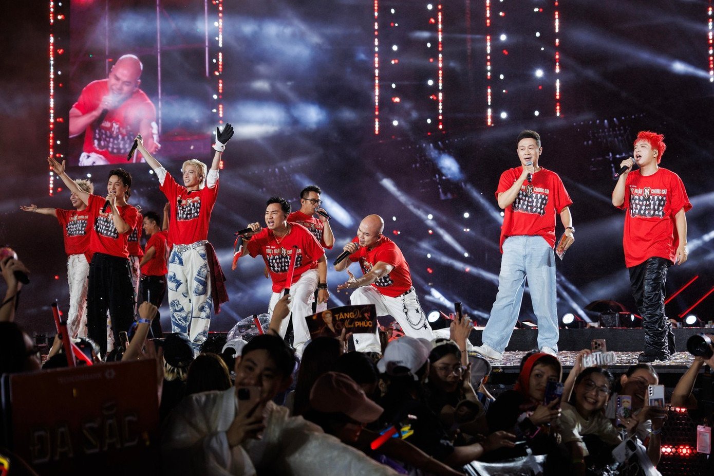 Chuỗi concert Anh Trai Vượt Ngàn Chông Gai khép lại trong nước mắt- Ảnh 28.