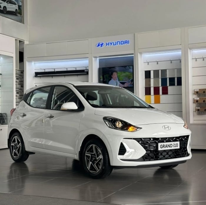 Giá lăn bánh Hyundai Grand i10 giảm sốc , cạnh tranh với Kia Morning - Ảnh 2.