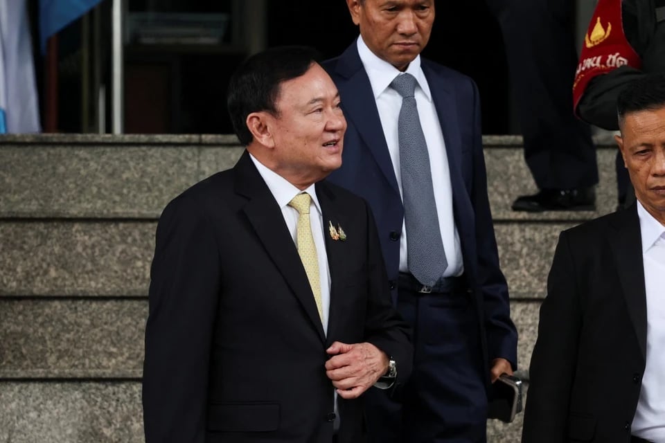 08-1757321992-ong-thaksin-tro-ve-thai-lan.jpg