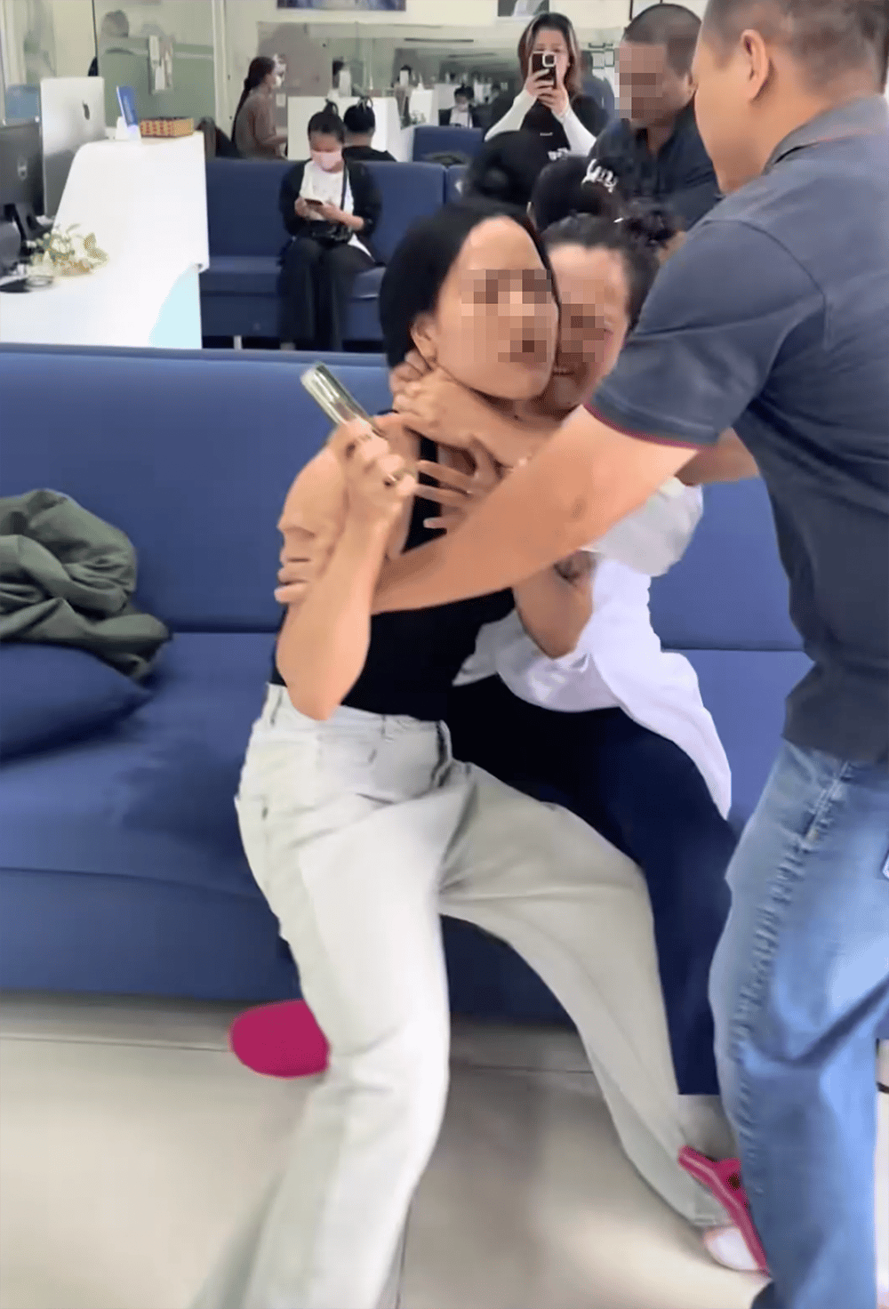 hanh hung 2.png