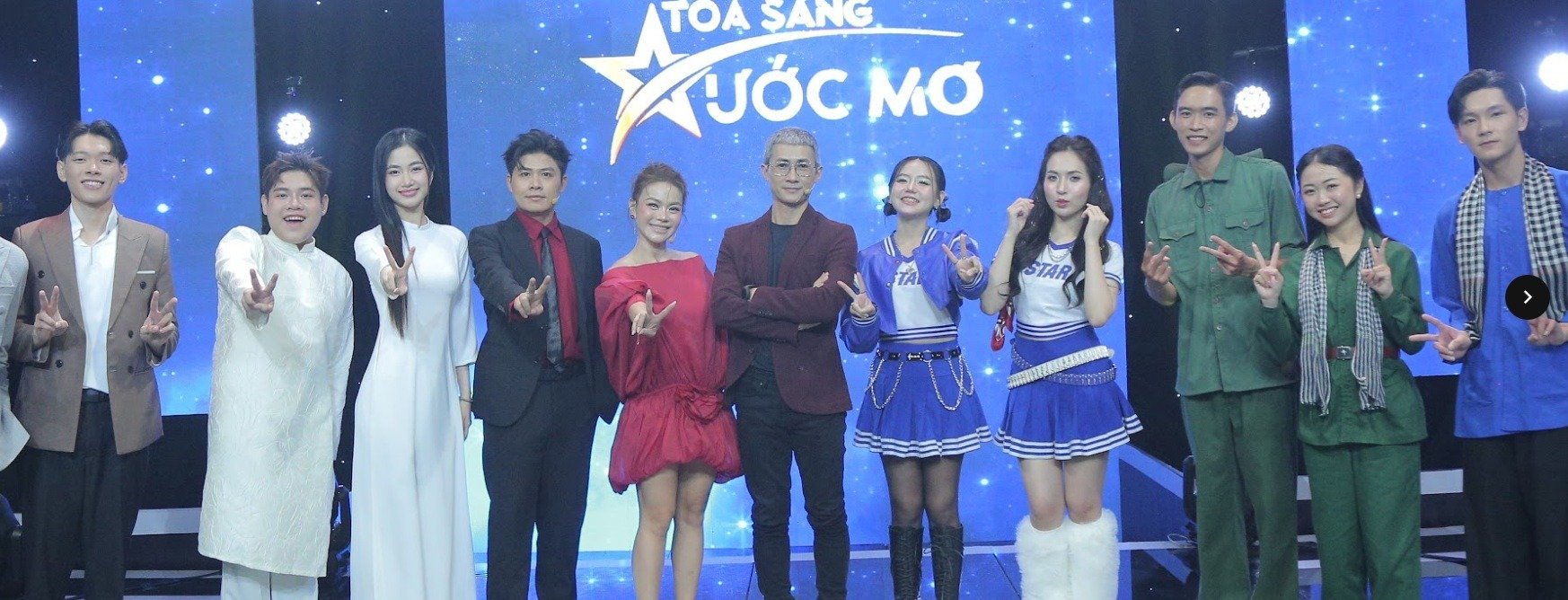 09-1757381133-chong-cam-ly-noi-thang-chuyen-danh-nhau-voi-ong-bau-cua-dan-truong.jpg