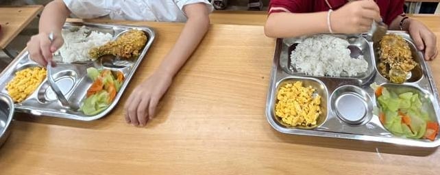 Phụ huynh Hà Nội rần rần khoe bữa ăn bán trú 10 NGHÌN ĐỒNG của con khiến ai nấy “lác mắt”: Chỉ mong con mình cũng được như thế! - Ảnh 9.