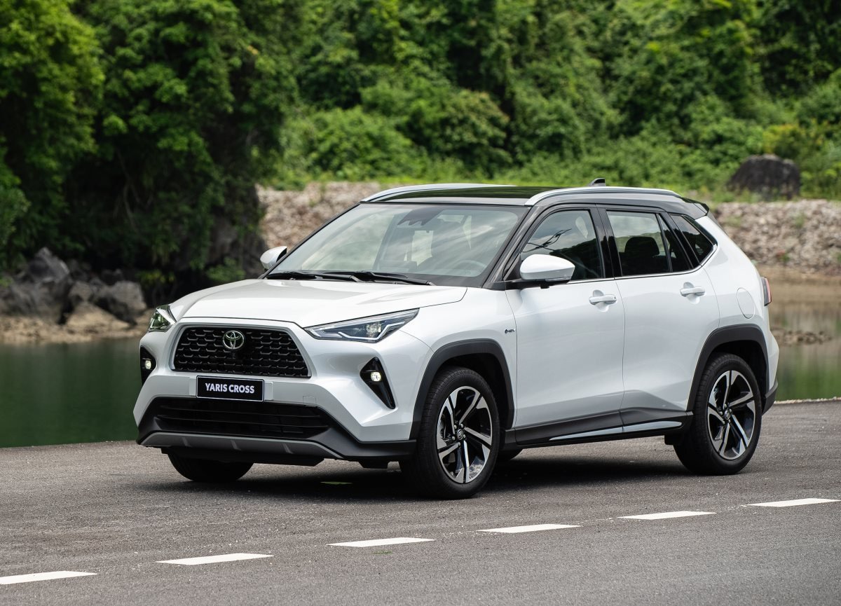 Loạt xe Toyota đang ưu đãi: 'Huyền thoại' Vios cũng có tên, mẫu 7 chỗ bán chạy được giảm mạnh nhất - Ảnh 2.