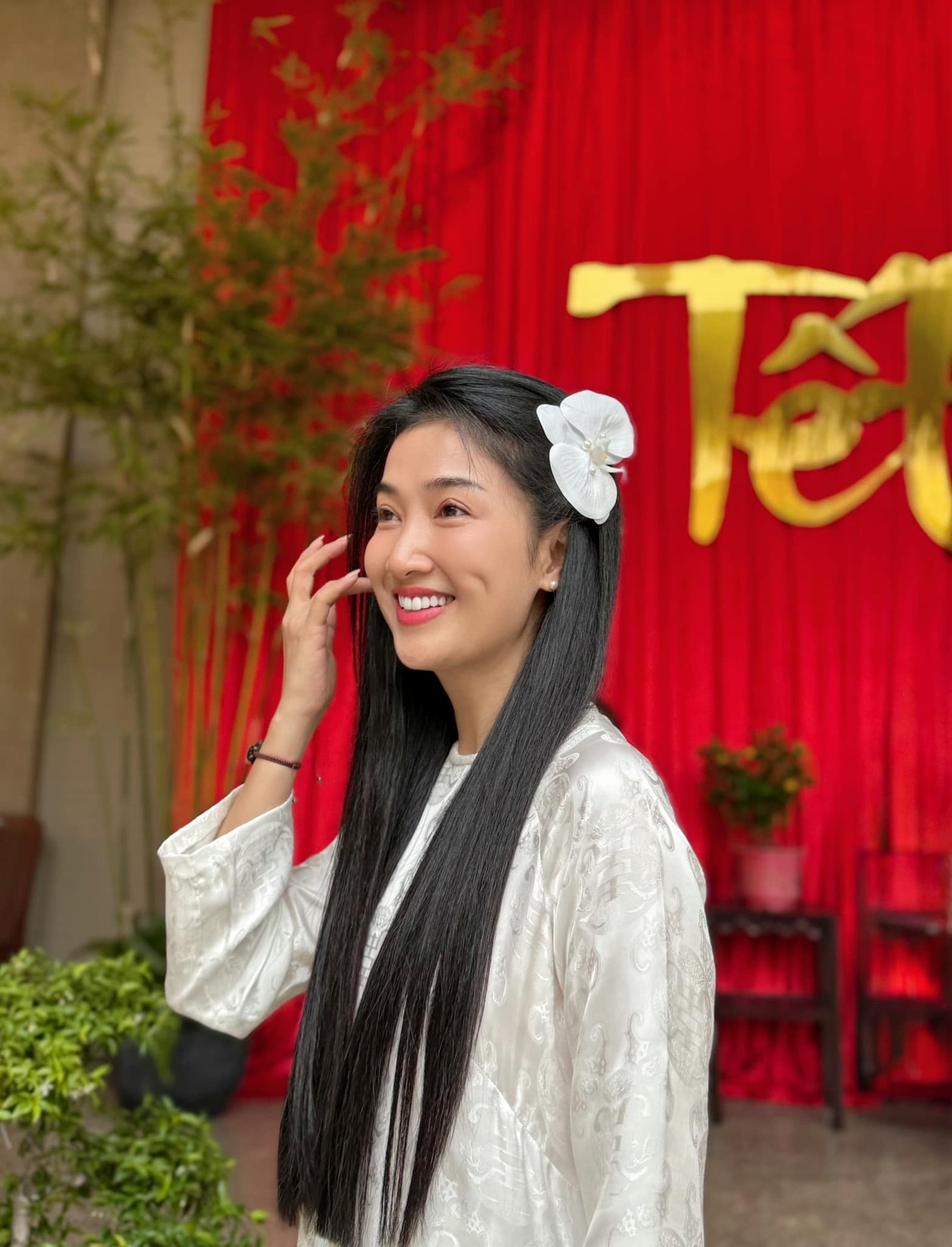 Sao nữ nổi tiếng miền Tây ai cũng biết mặt: Huỷ hôn với bạn trai Tây yêu 12 năm, nhan sắc hiện tại miêu tả bằng 1 chữ!- Ảnh 1.
