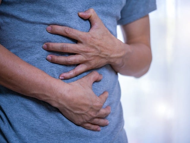 Sau khi uống rượu bia, nếu thấy 8 dấu hiệu này hãy đi khám ngay lập tức - Ảnh 2.