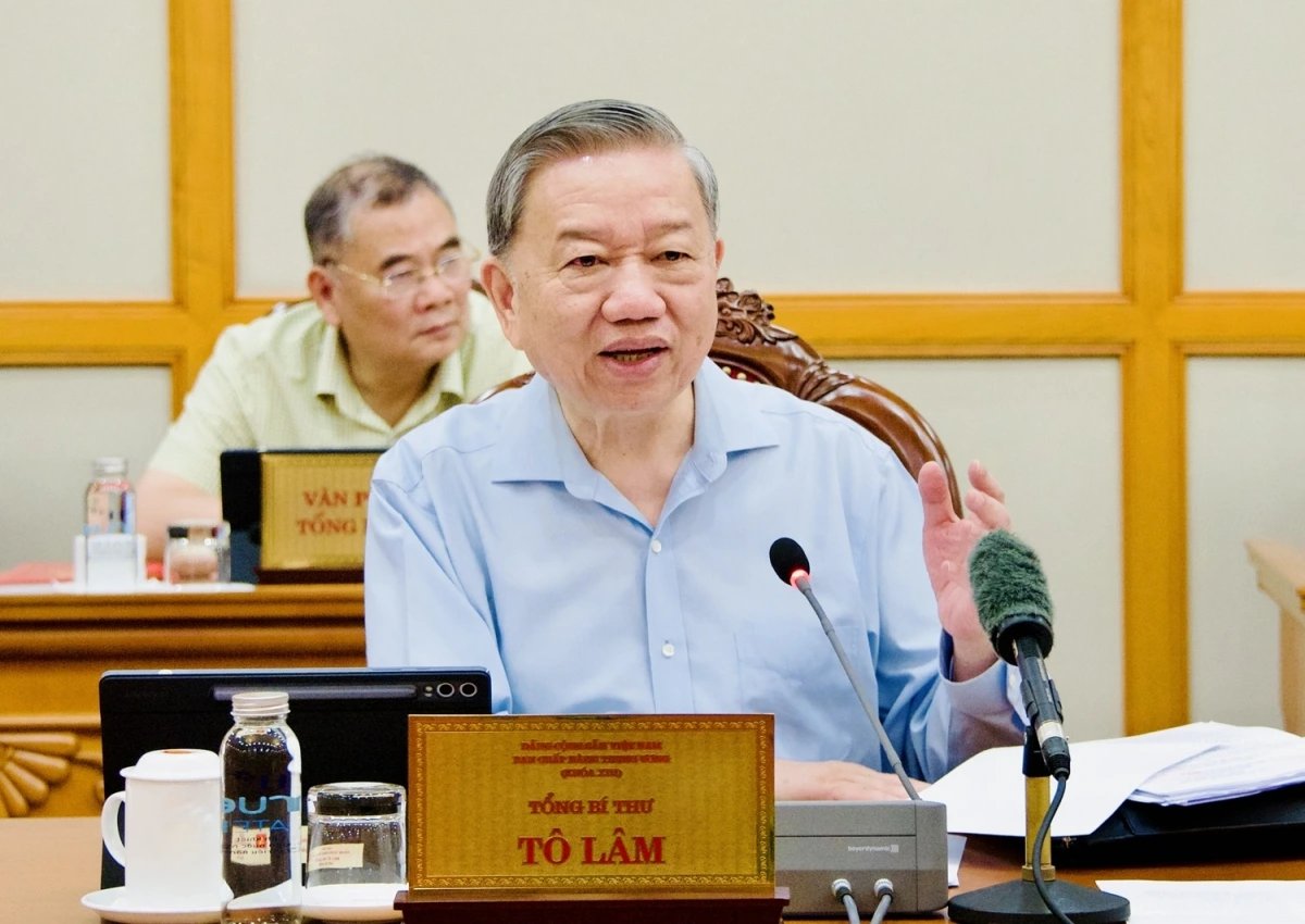 Bộ Chính trị: Từ 2026, người dân được khám sức khỏe định kỳ miễn phí, tiến tới miễn viện phí cơ bản- Ảnh 1.