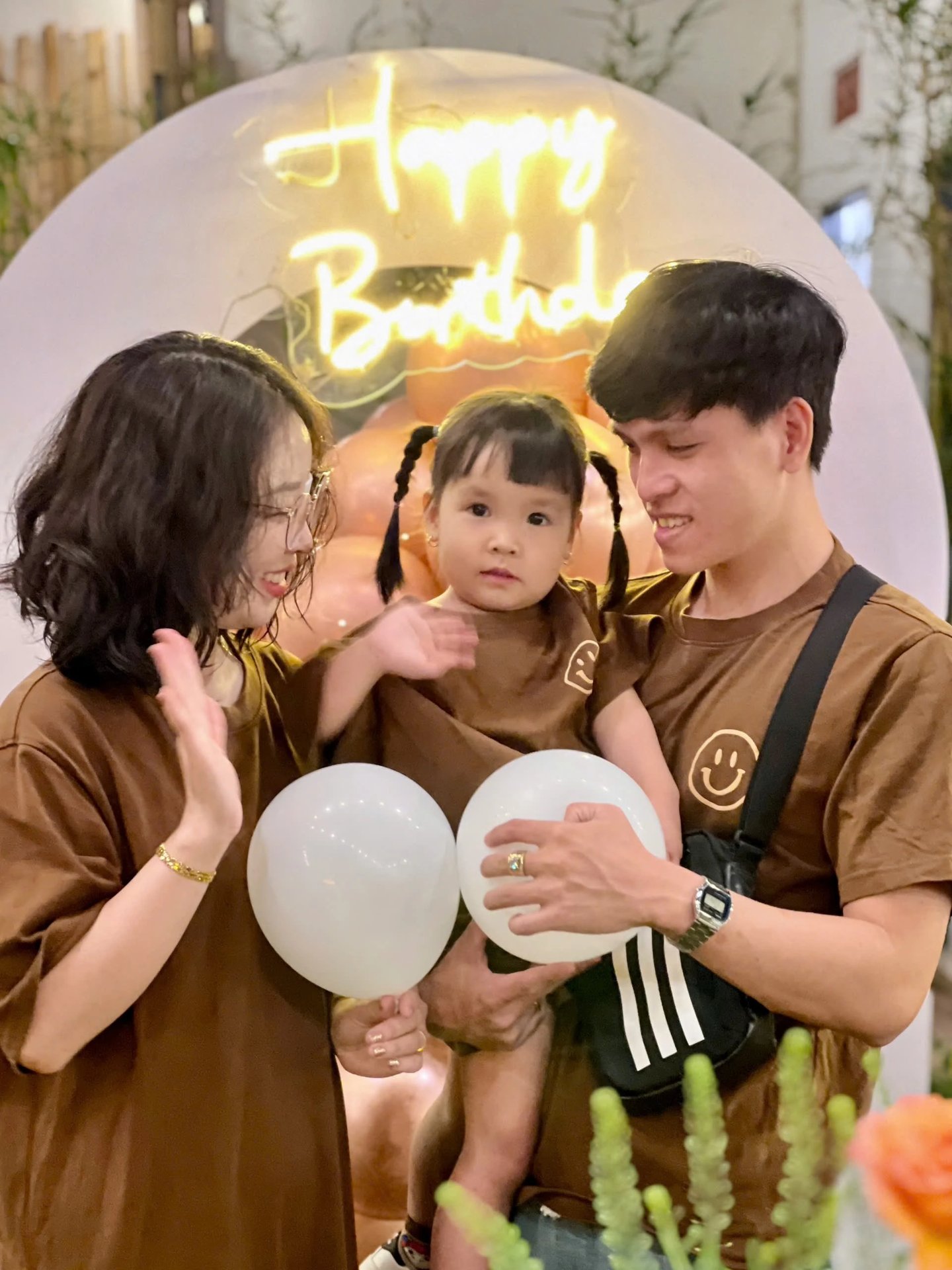 12-1757640100-cuoc-song-hien-tai-cua-nan-nhan-vu-tat-axit-chan-dong-9-nam-truoc.jpg