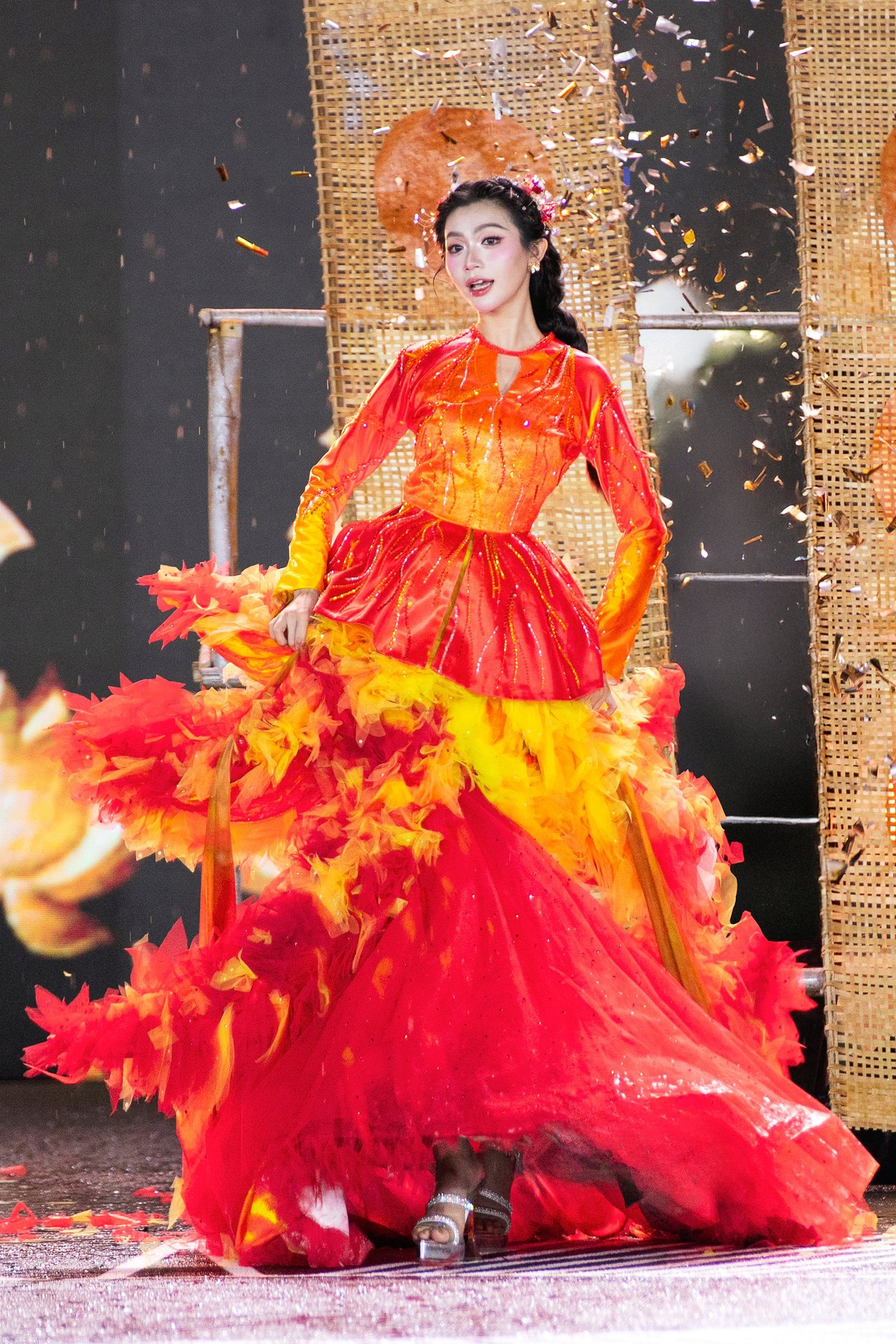 Cảnh tượng chưa từng có ở Miss Grand VietNam - Ảnh 20.